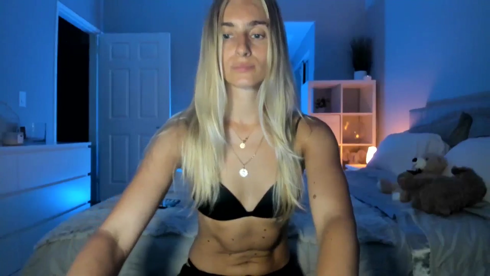 Gallery image thumbnail from Vodka_Queen's myfreecams stream on, 06/27/2025, 06:18 image 11 of 20
