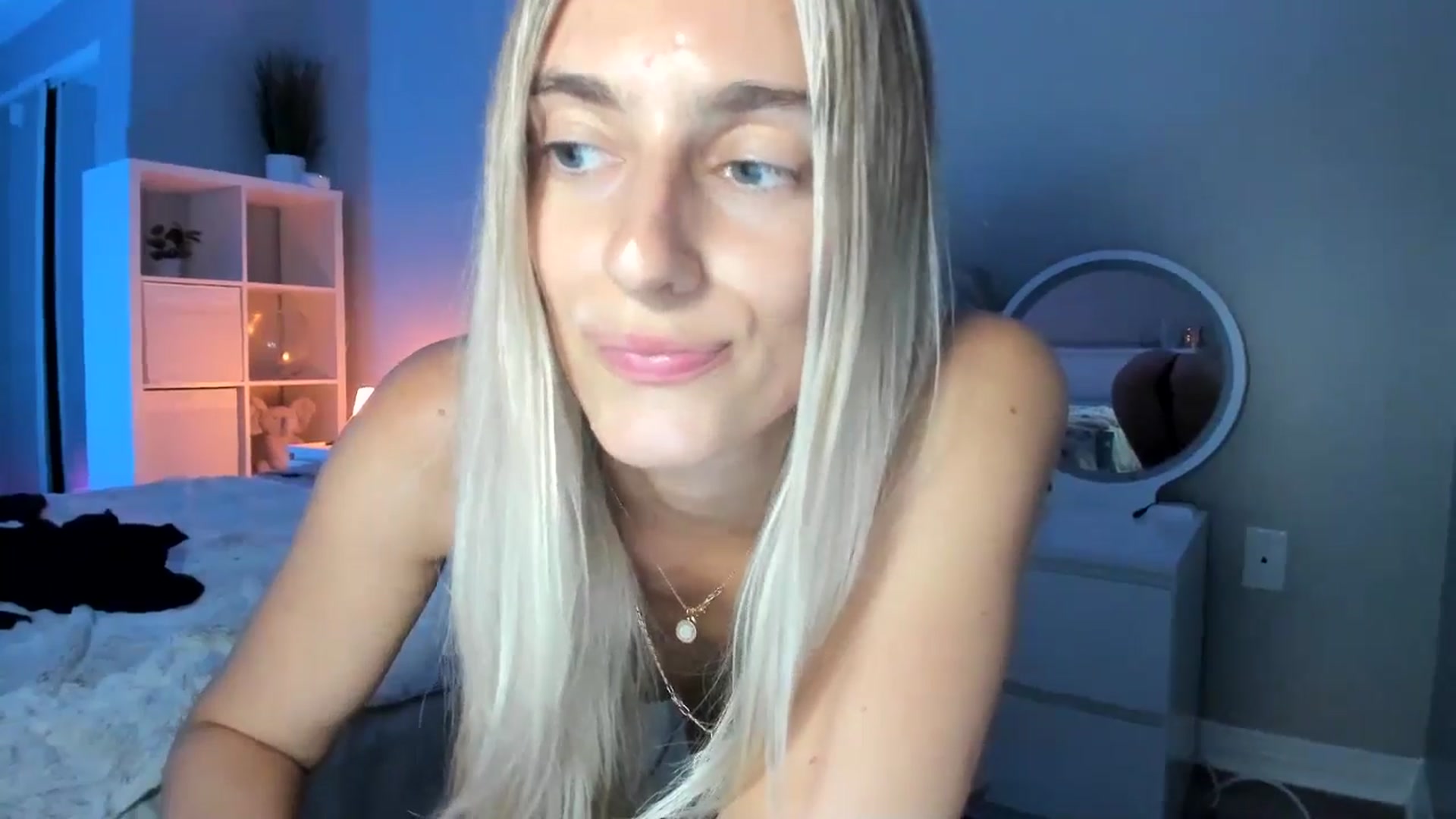 Gallery image thumbnail from Vodka_Queen's myfreecams stream on, 07/02/2025, 08:57 image 17 of 20