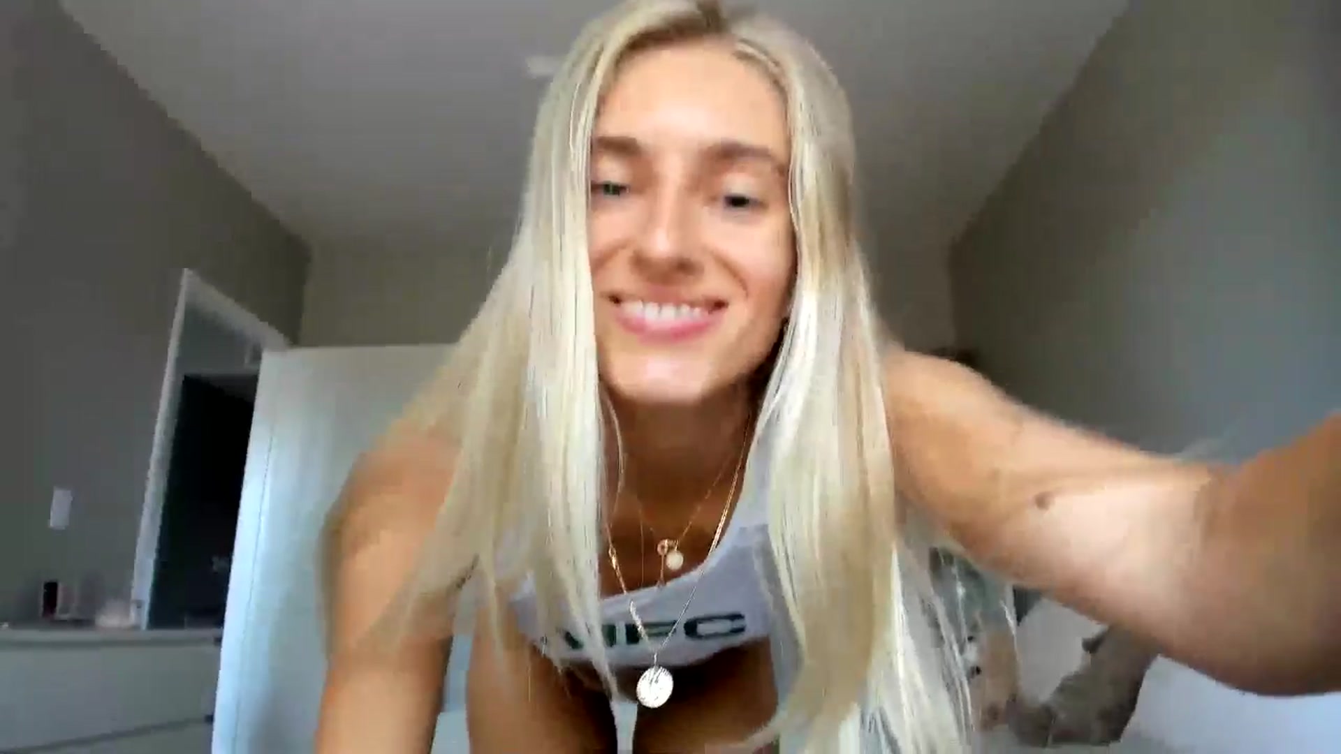 Gallery image thumbnail from Vodka_Queen's myfreecams stream on, 07/02/2025, 21:35 image 18 of 20