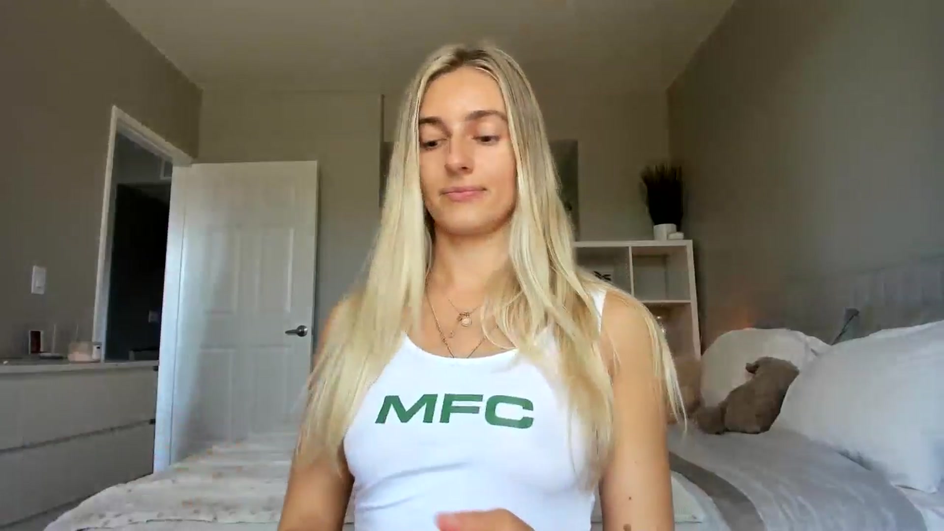 Gallery image thumbnail from Vodka_Queen's myfreecams stream on, 07/02/2025, 23:28 image 5 of 20