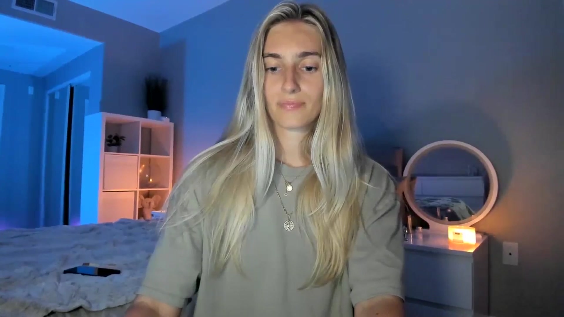Gallery image thumbnail from Vodka_Queen's myfreecams stream on, 07/03/2025, 05:37 image 5 of 20