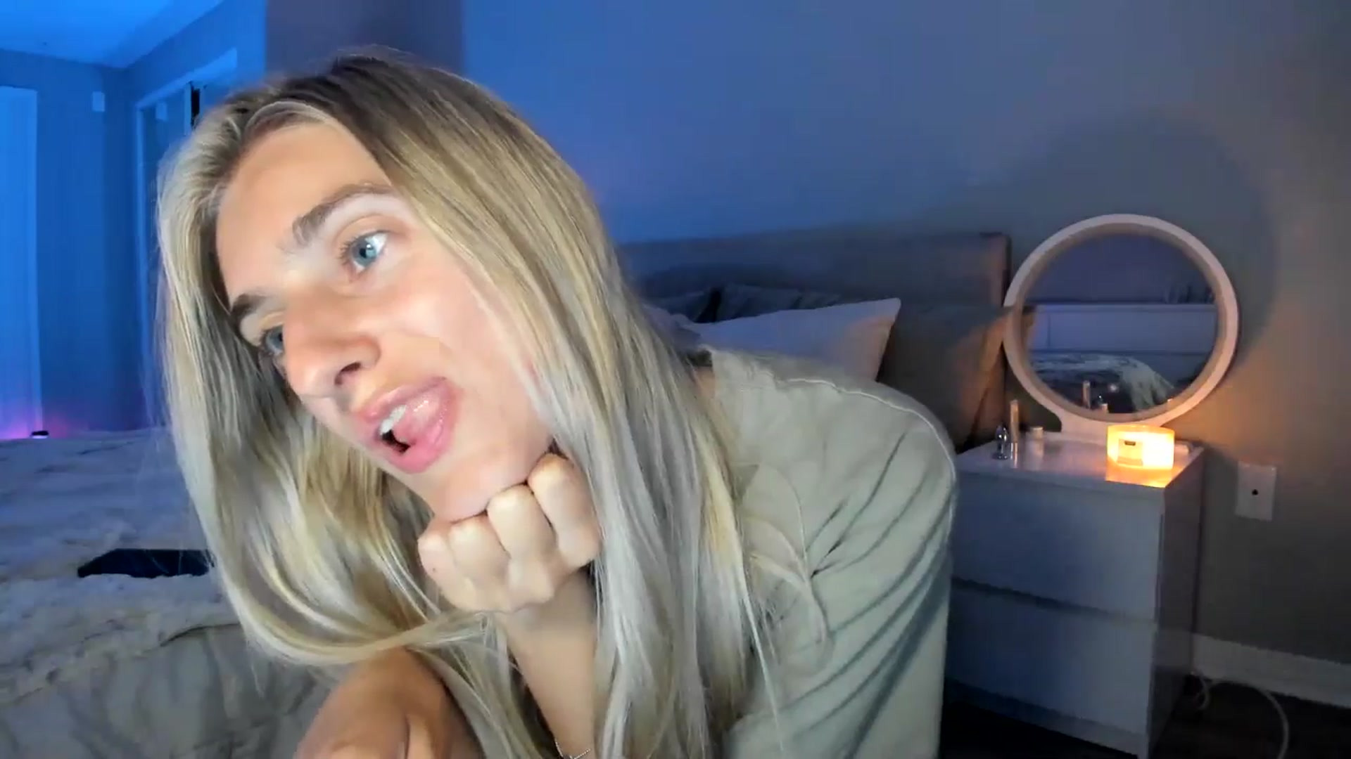 Gallery image thumbnail from Vodka_Queen's myfreecams stream on, 07/03/2025, 05:37 image 9 of 20