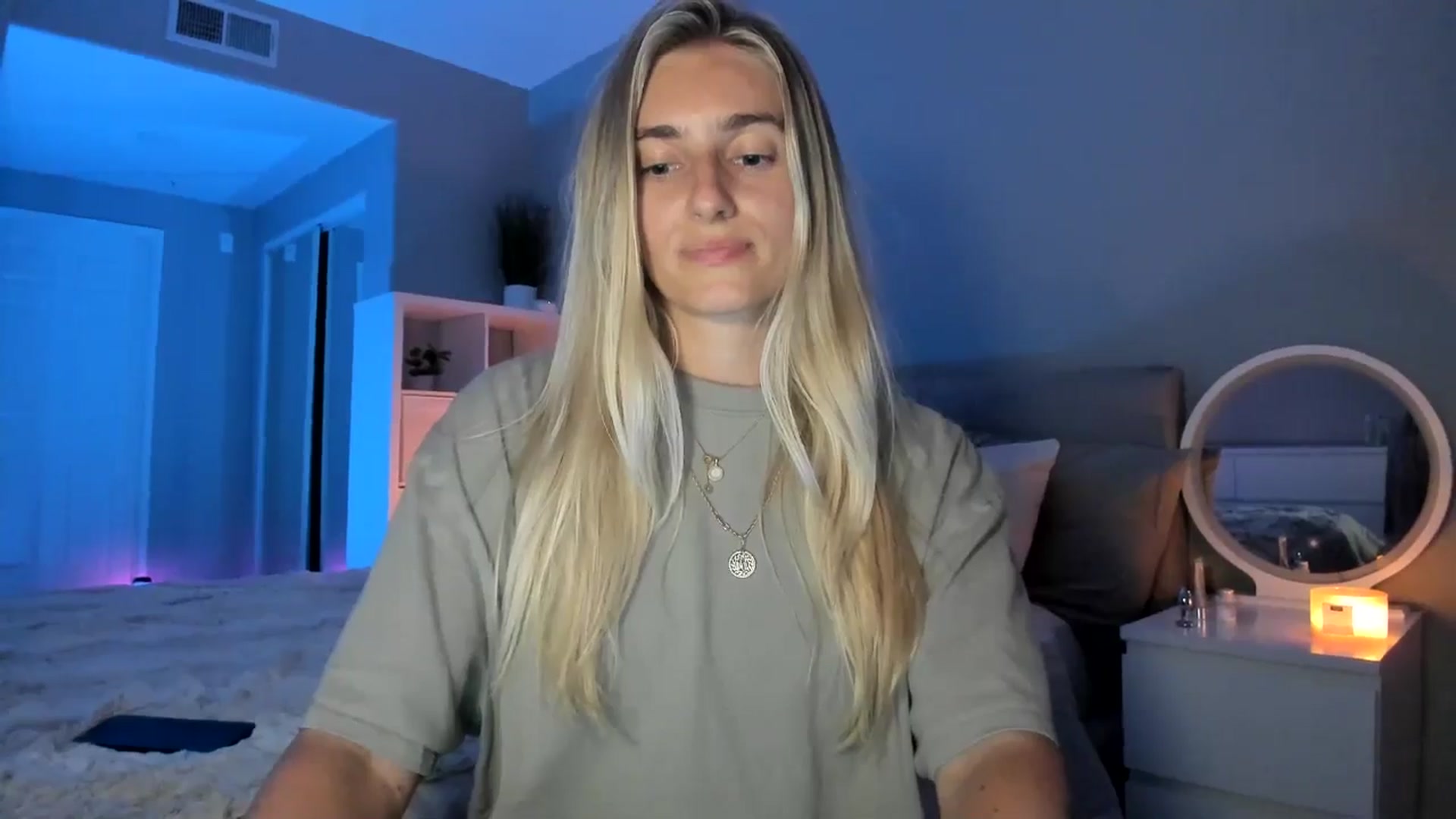 Gallery image thumbnail from Vodka_Queen's myfreecams stream on, 07/03/2025, 05:37 image 11 of 20