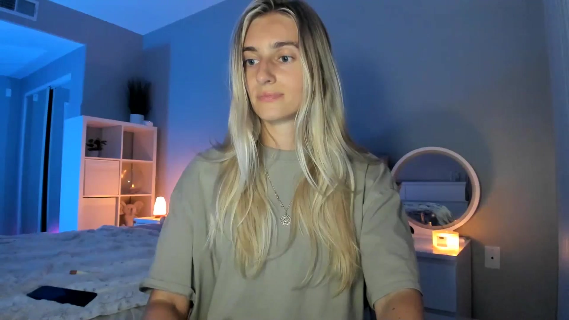 Gallery image thumbnail from Vodka_Queen's myfreecams stream on, 07/03/2025, 05:37 image 16 of 20