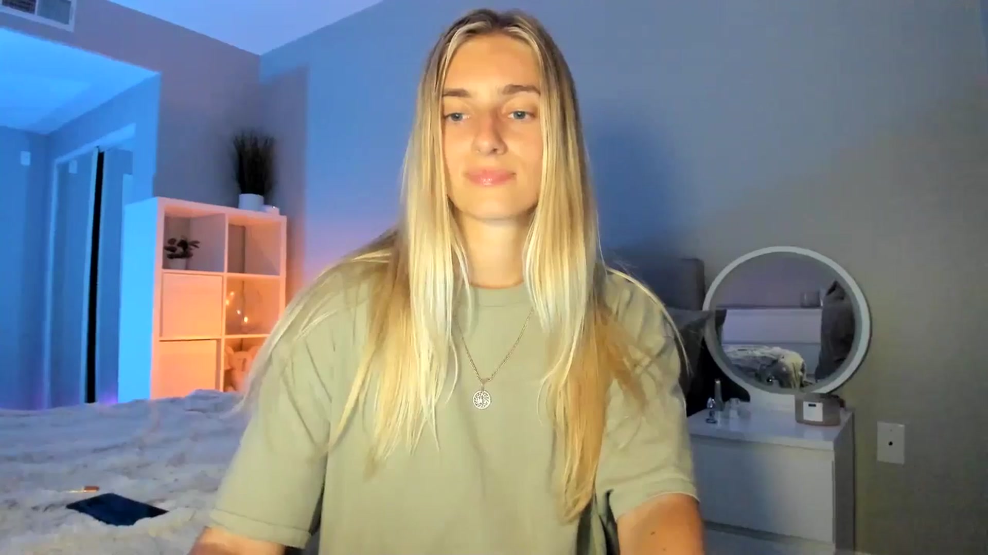Gallery image thumbnail from Vodka_Queen's myfreecams stream on, 07/03/2025, 07:05 image 20 of 20