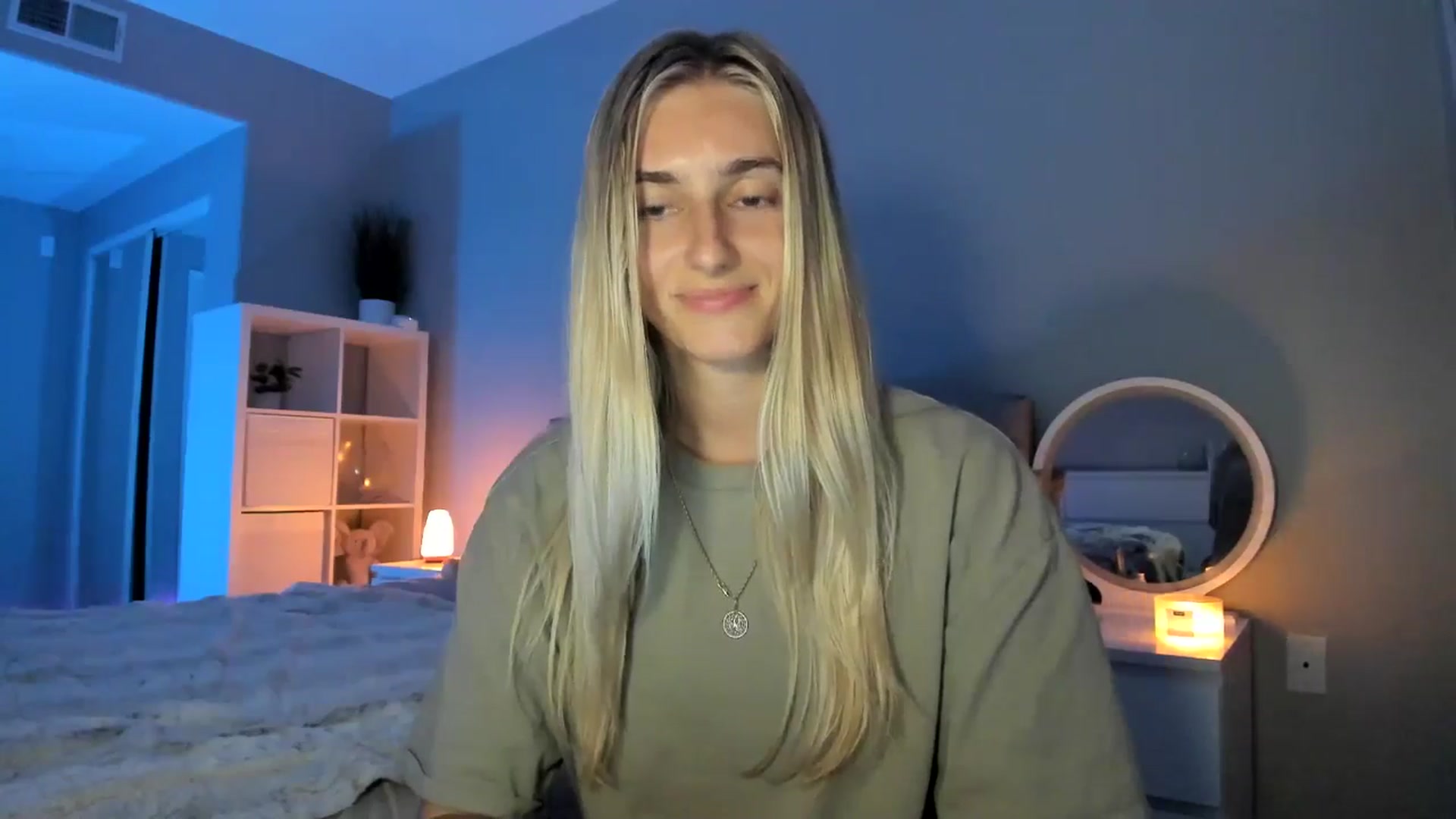Gallery image thumbnail from Vodka_Queen's myfreecams stream on, 07/03/2025, 07:05 image 11 of 20