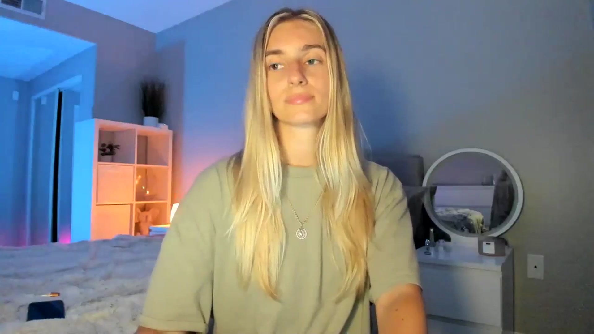 Gallery image thumbnail from Vodka_Queen's myfreecams stream on, 07/03/2025, 07:05 image 19 of 20
