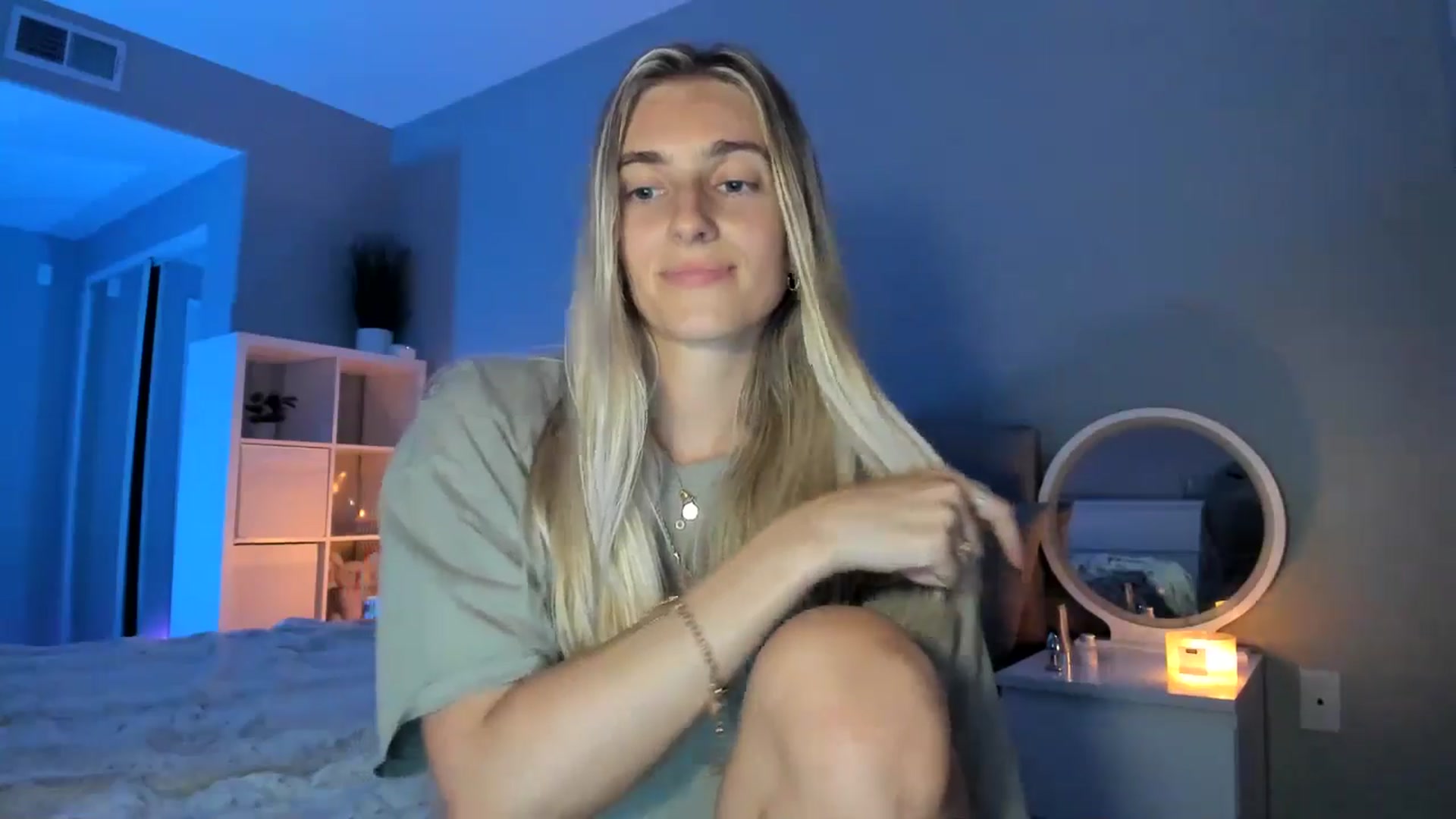 Gallery image thumbnail from Vodka_Queen's myfreecams stream on, 07/03/2025, 07:05 image 5 of 20
