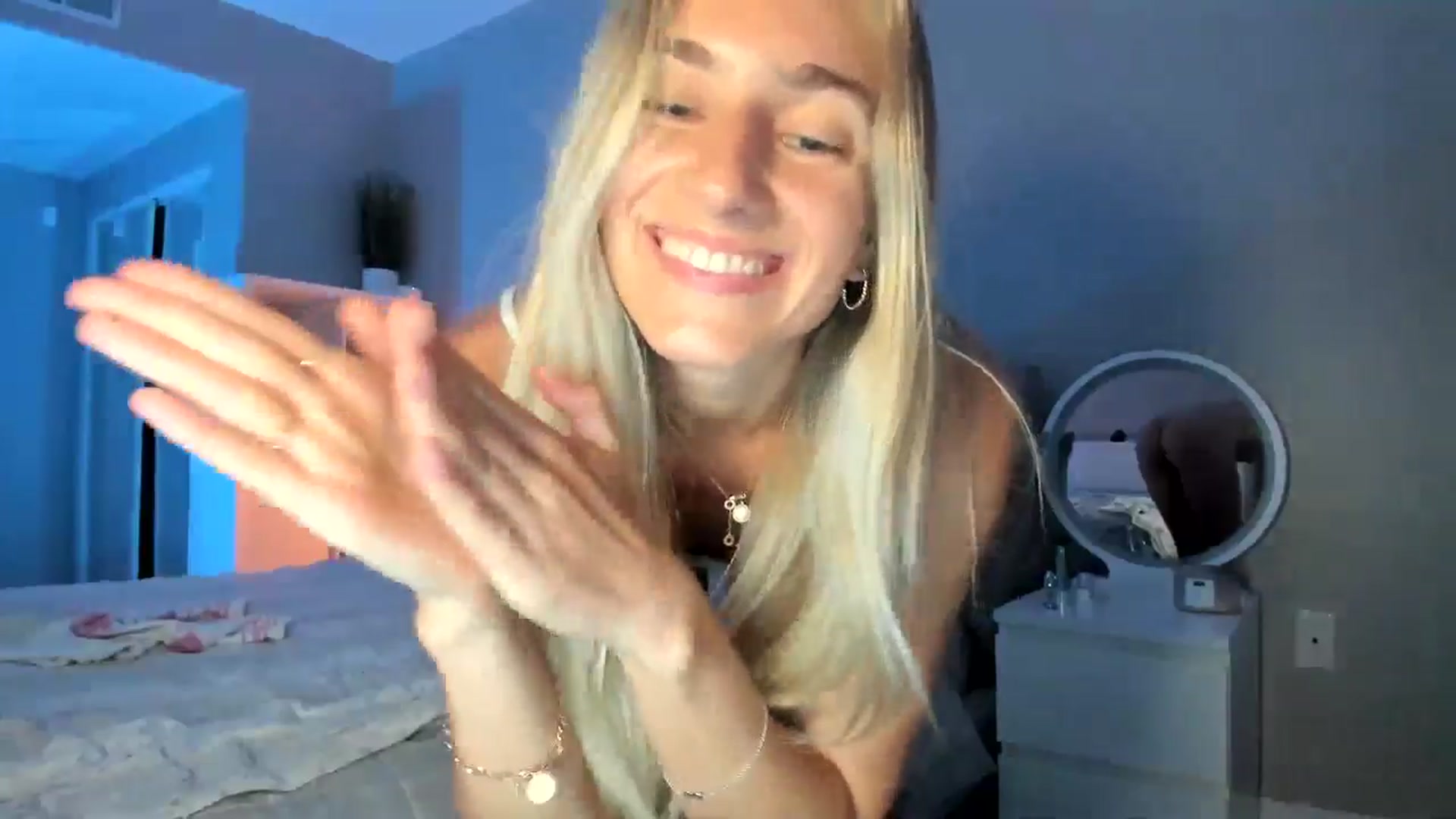 Gallery image thumbnail from Vodka_Queen's myfreecams stream on, 07/04/2025, 10:58 image 11 of 20