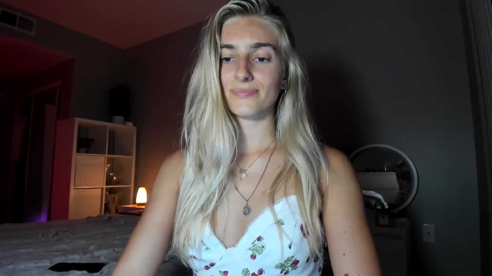 Gallery image thumbnail from Vodka_Queen's myfreecams stream on, 07/06/2025, 08:22 image 15 of 20