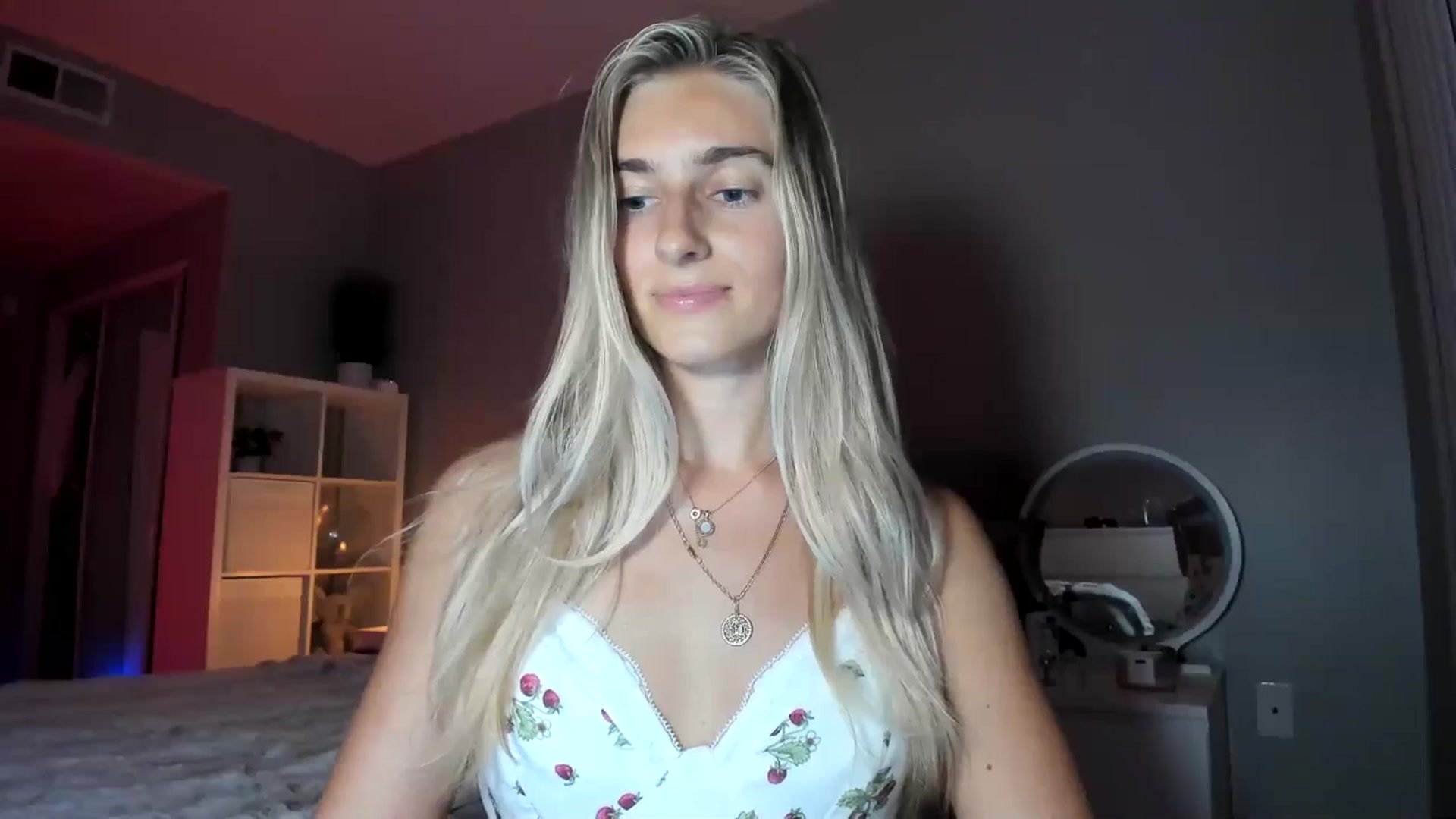 Gallery image thumbnail from Vodka_Queen's myfreecams stream on, 07/06/2025, 08:22 image 11 of 20