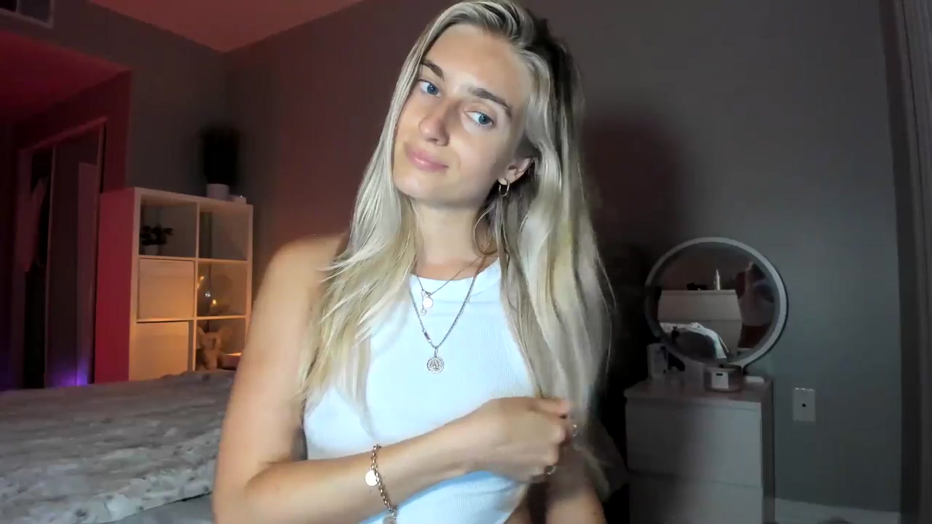 Gallery image thumbnail from Vodka_Queen's myfreecams stream on, 07/06/2025, 09:34 image 12 of 20
