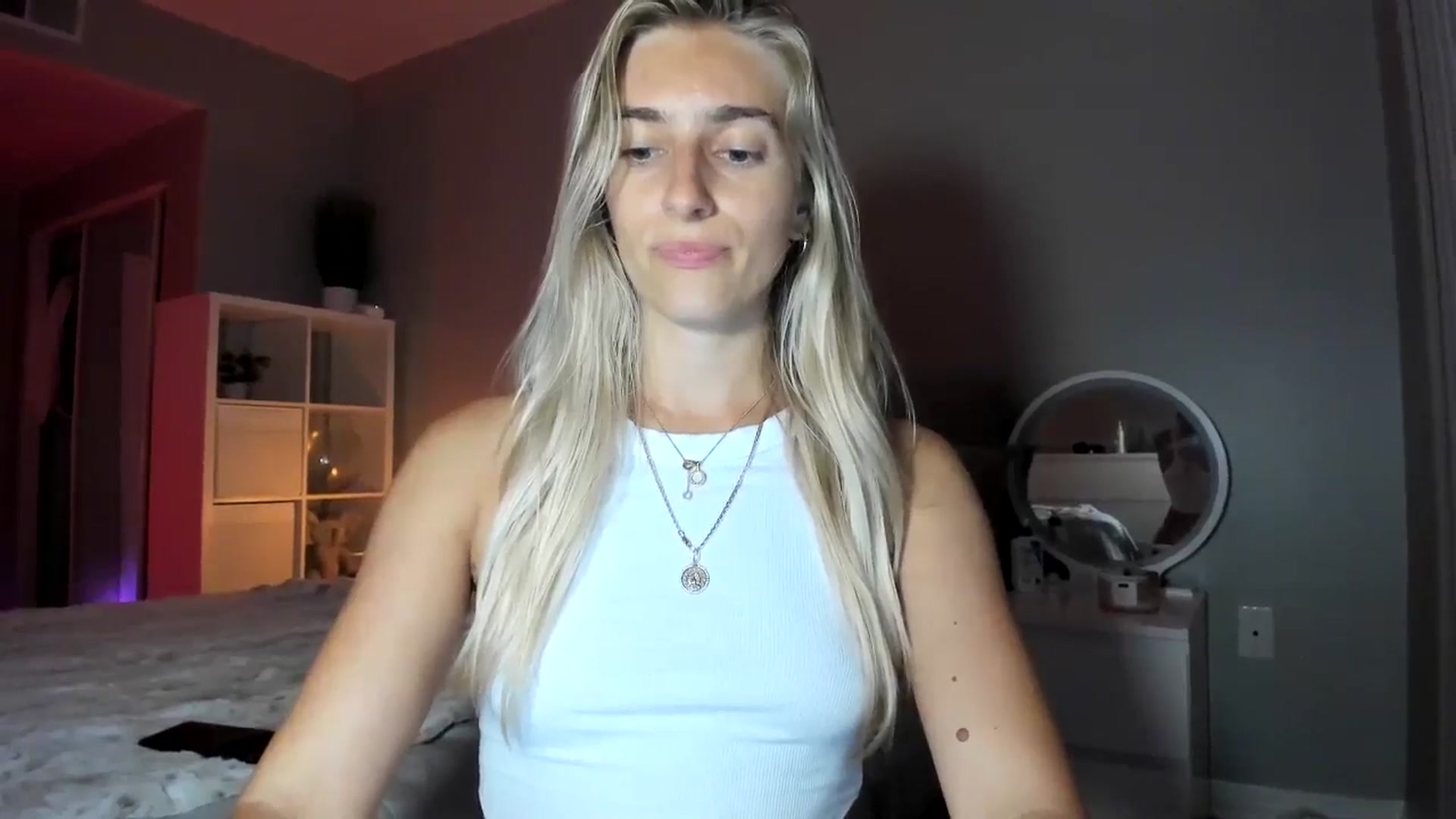 Gallery image thumbnail from Vodka_Queen's myfreecams stream on, 07/06/2025, 09:34 image 13 of 20