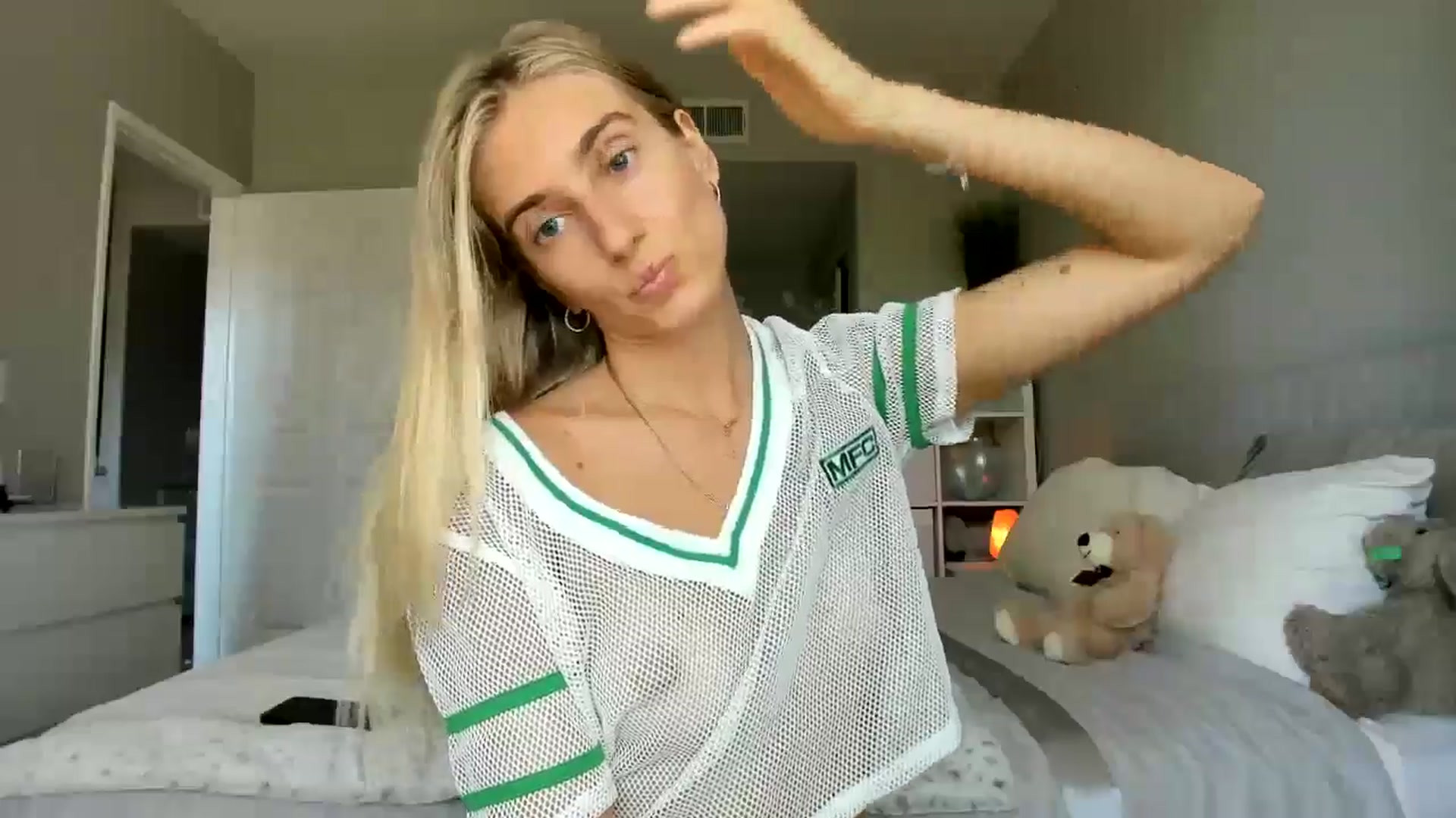 Gallery image thumbnail from Vodka_Queen's myfreecams stream on, 07/09/2025, 24:04 image 18 of 20
