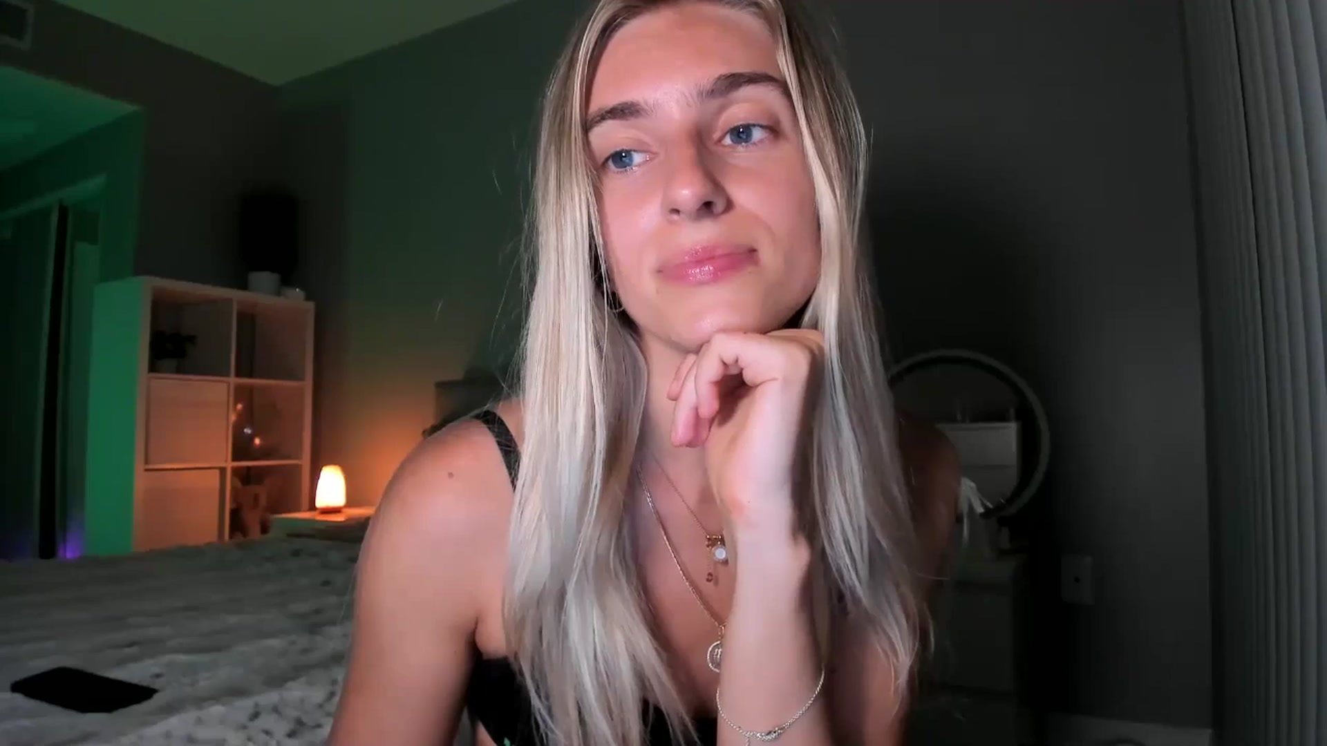 Gallery image thumbnail from Vodka_Queen's myfreecams stream on, 07/09/2025, 07:49 image 8 of 20