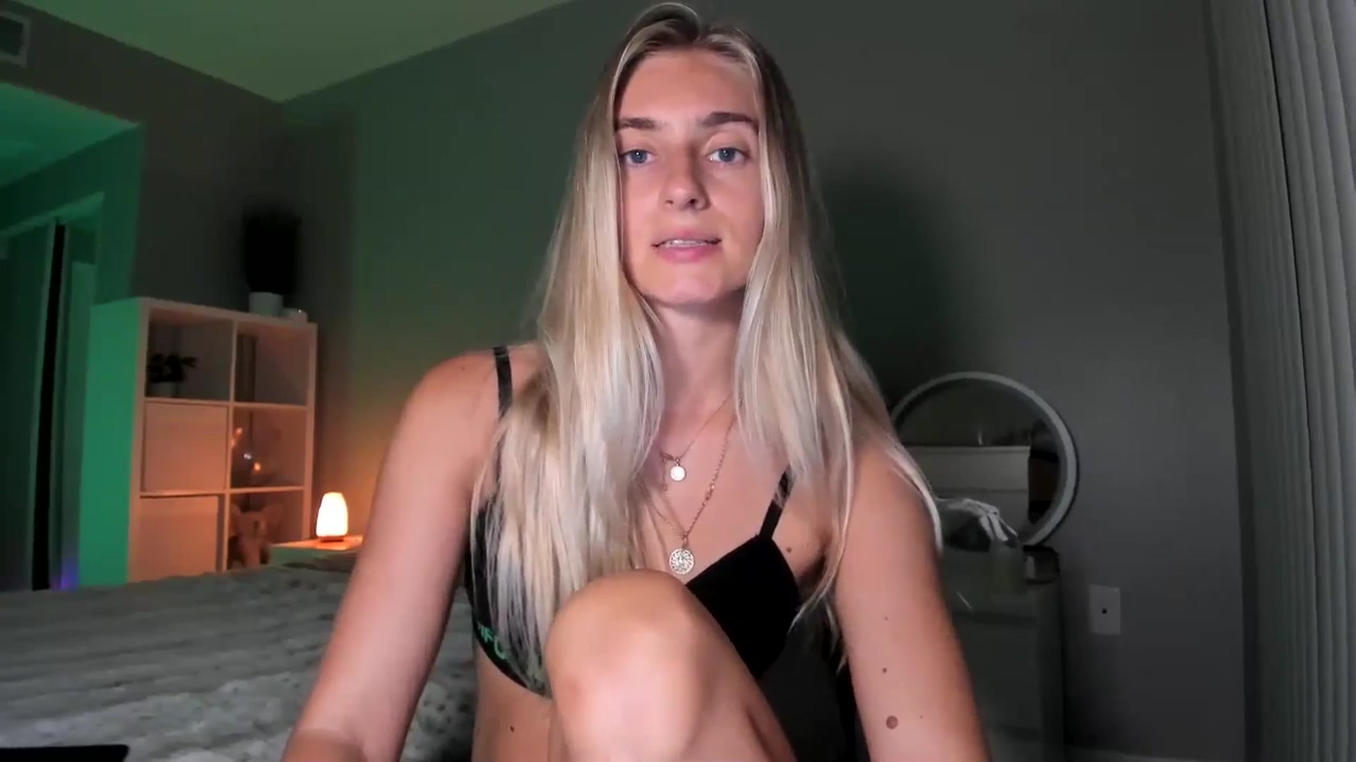 Gallery image thumbnail from Vodka_Queen's myfreecams stream on, 07/09/2025, 07:49 image 16 of 20