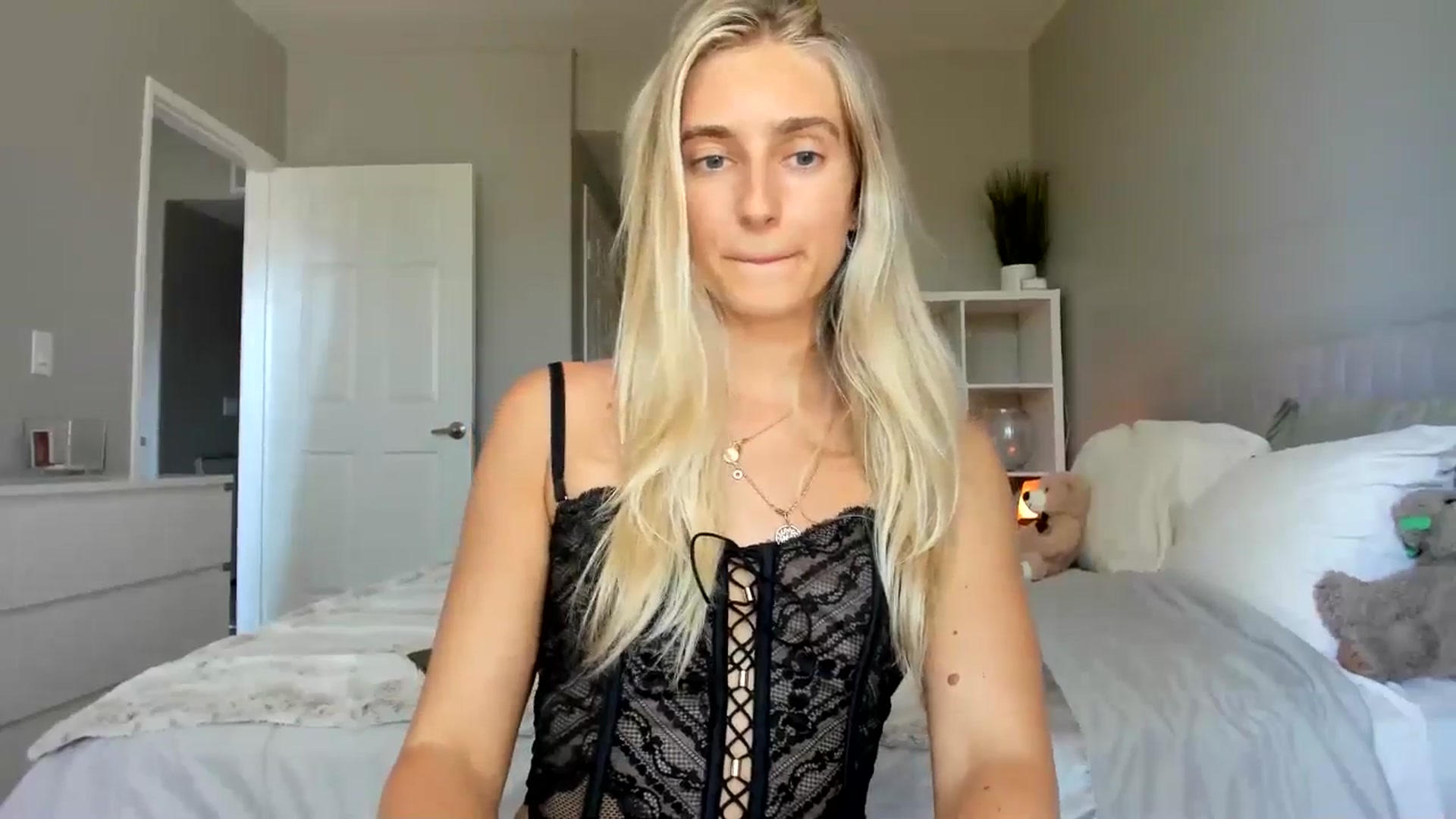 Gallery image thumbnail from Vodka_Queen's myfreecams stream on, 07/10/2025, 24:05 image 20 of 20