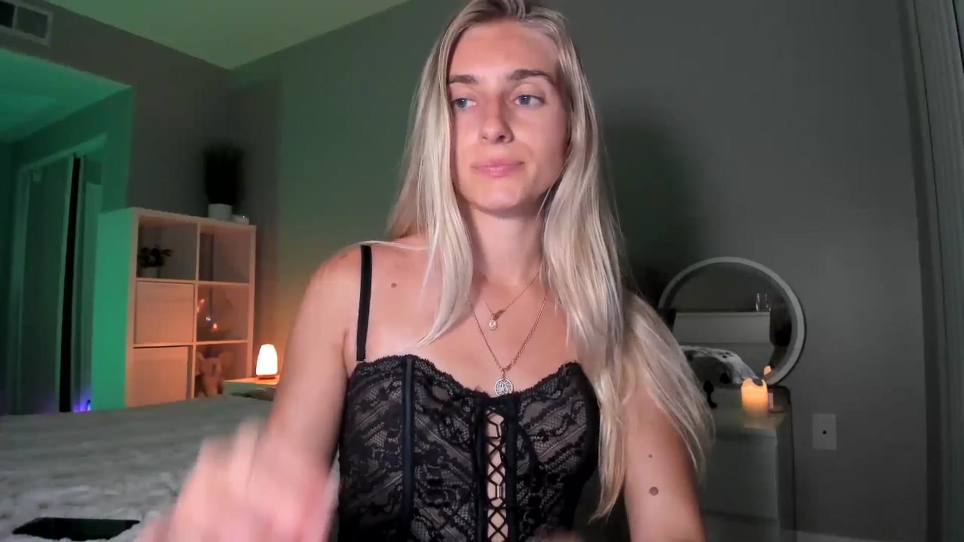 Gallery image thumbnail from Vodka_Queen's myfreecams stream on, 07/10/2025, 07:12 image 13 of 20