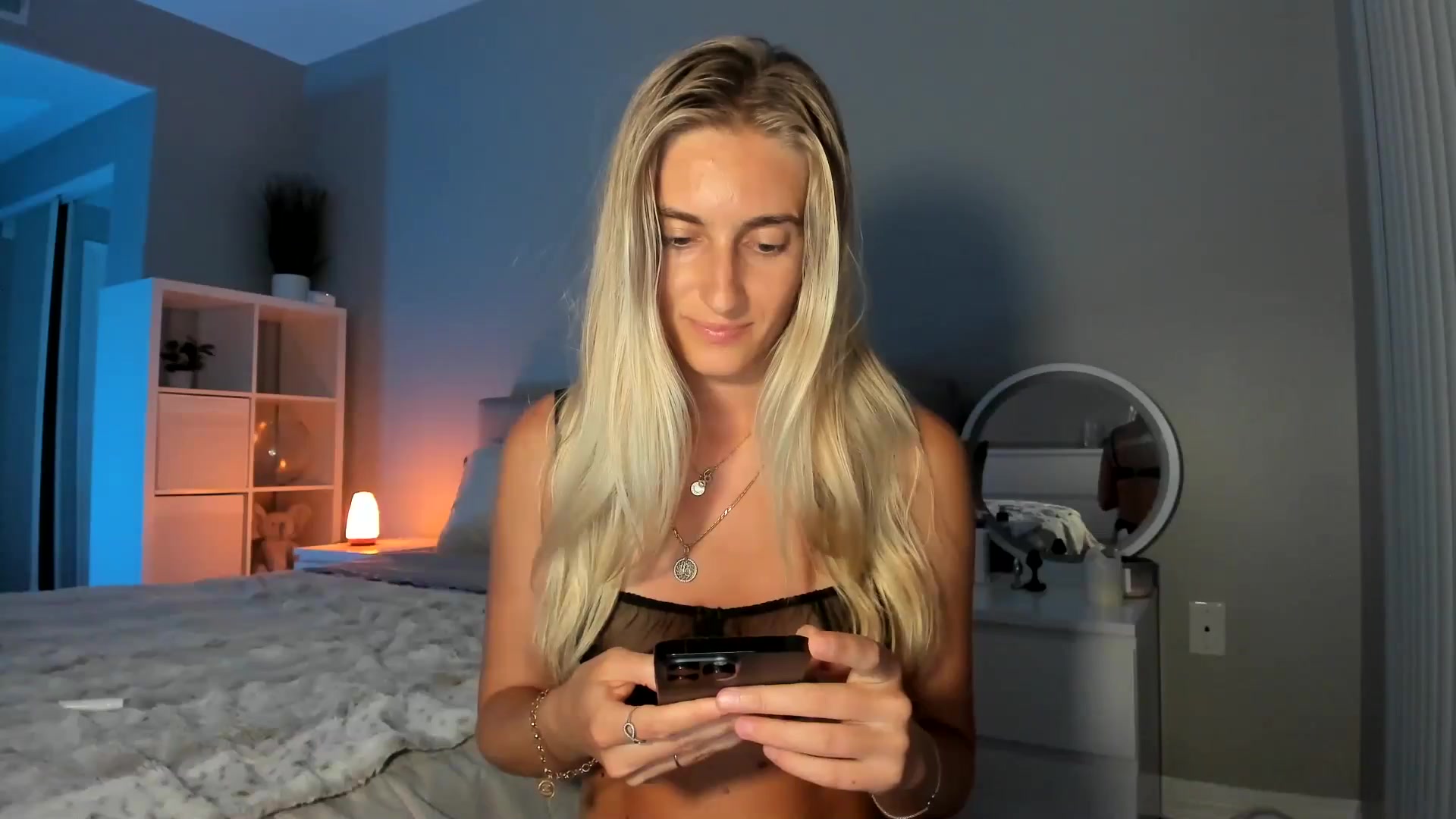 Gallery image thumbnail from Vodka_Queen's myfreecams stream on, 07/11/2025, 08:38 image 19 of 20