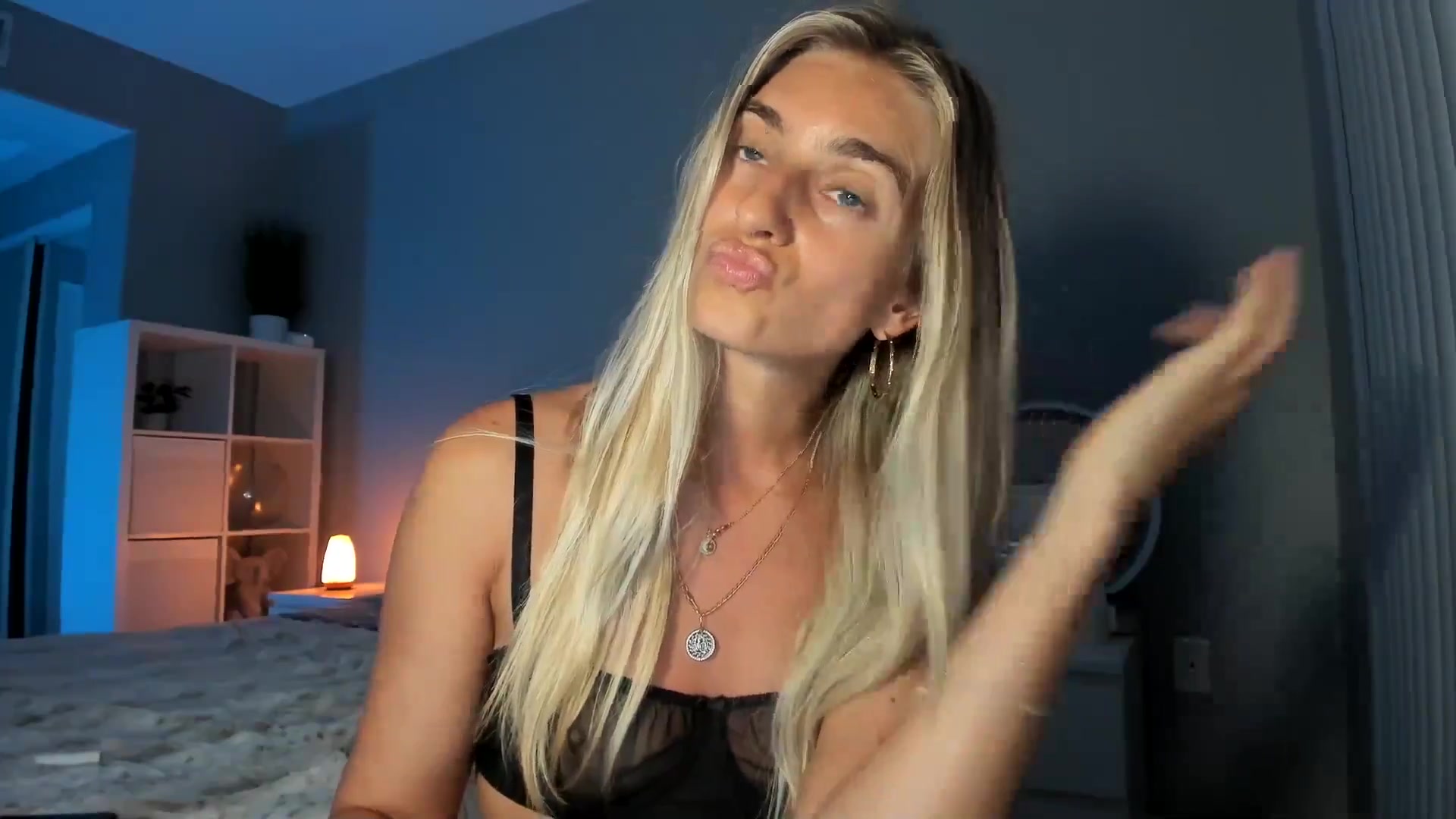 Gallery image thumbnail from Vodka_Queen's myfreecams stream on, 07/11/2025, 08:38 image 14 of 20