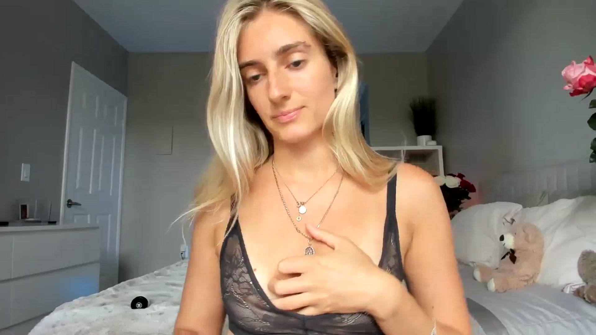 Gallery image thumbnail from Vodka_Queen's myfreecams stream on, 07/21/2025, 23:47 image 2 of 20