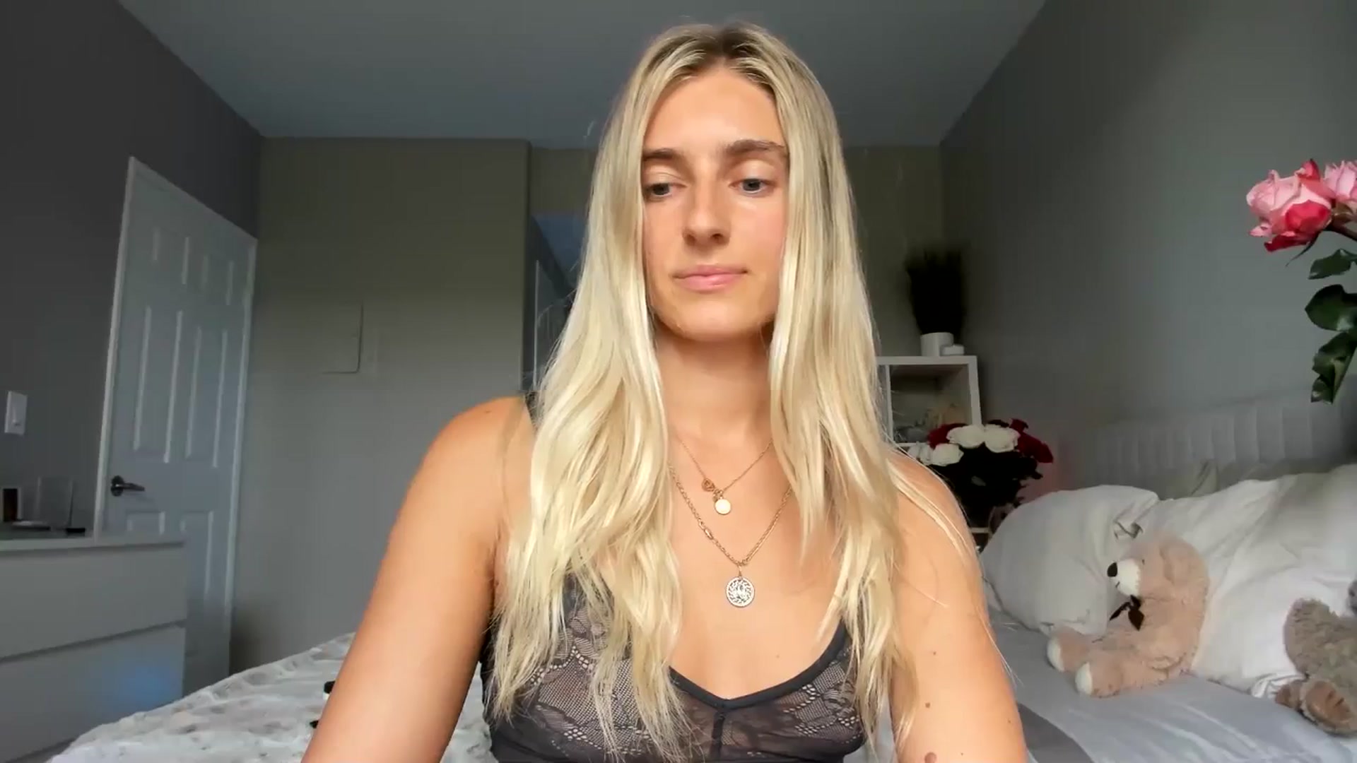 Gallery image thumbnail from Vodka_Queen's myfreecams stream on, 07/21/2025, 23:47 image 10 of 20