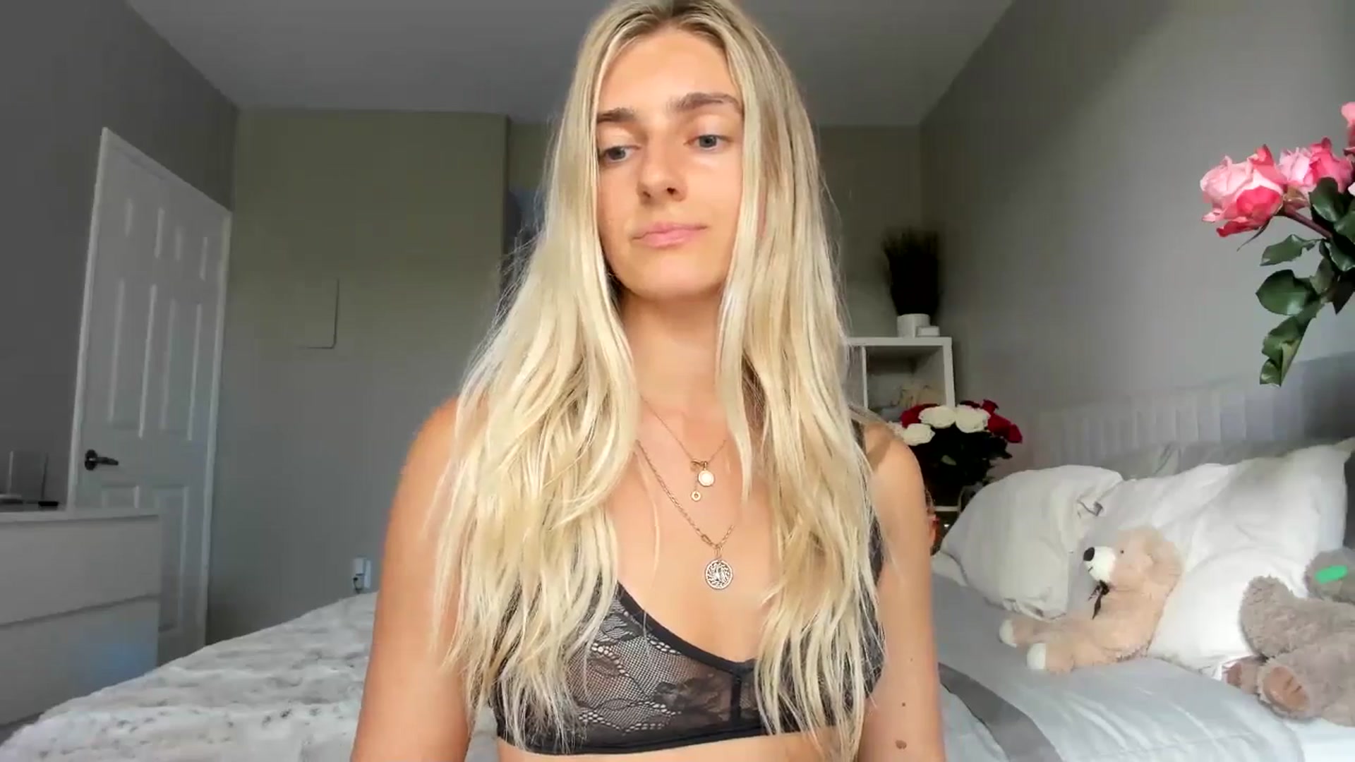 Gallery image thumbnail from Vodka_Queen's myfreecams stream on, 07/22/2025, 24:39 image 6 of 20