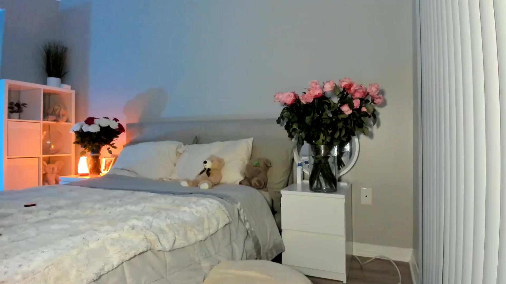 Gallery image thumbnail from Vodka_Queen's myfreecams stream on, 07/22/2025, 07:36 image 1 of 20