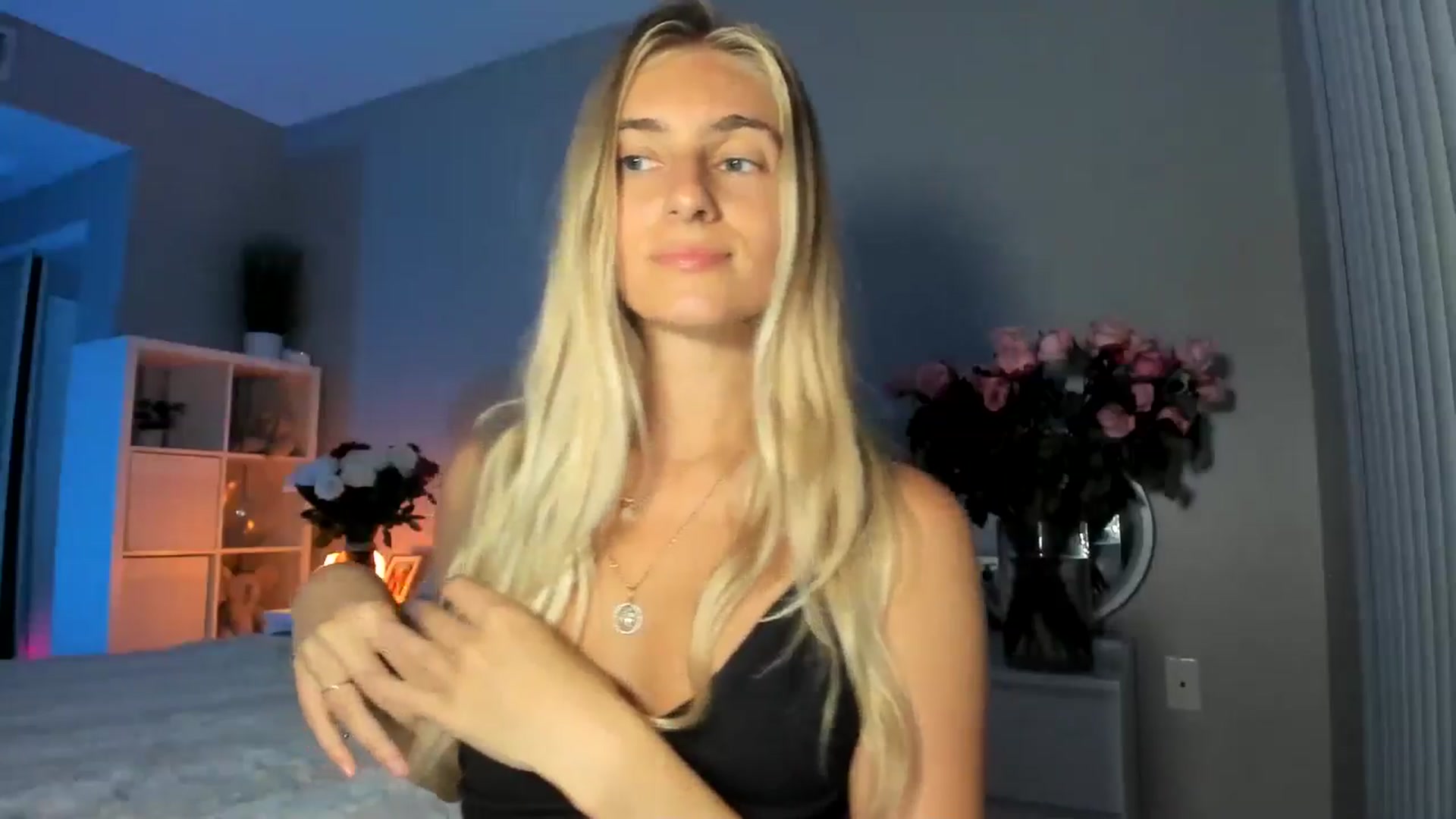 Gallery image thumbnail from Vodka_Queen's myfreecams stream on, 07/23/2025, 07:26 image 6 of 20
