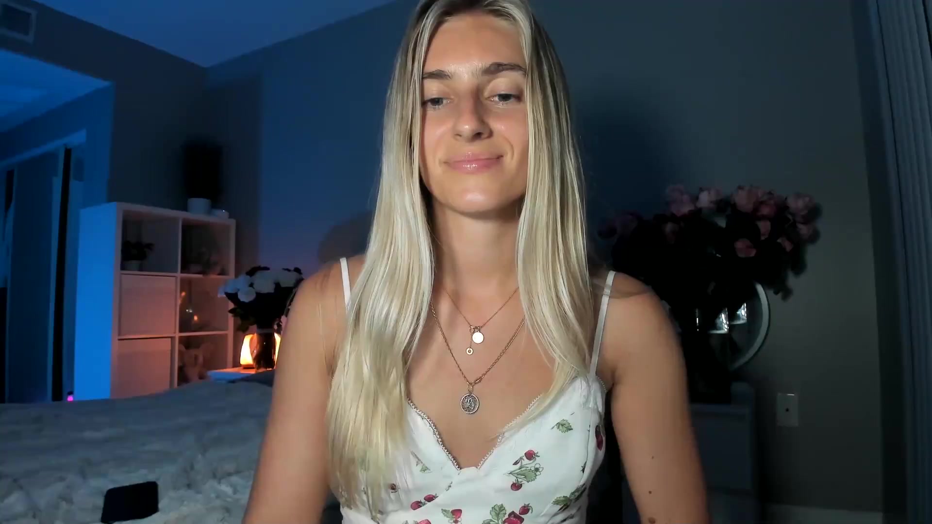 Gallery image thumbnail from Vodka_Queen's myfreecams stream on, 07/24/2025, 07:59 image 19 of 20