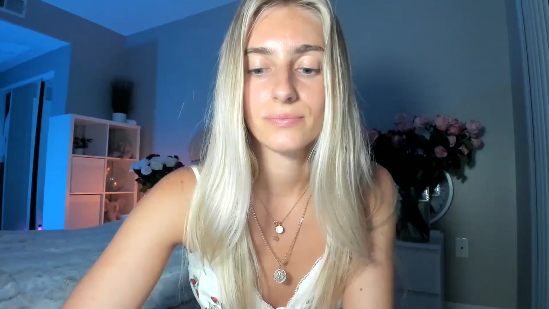 Gallery image thumbnail from Vodka_Queen's myfreecams stream on, 07/24/2025, 07:59 image 5 of 20