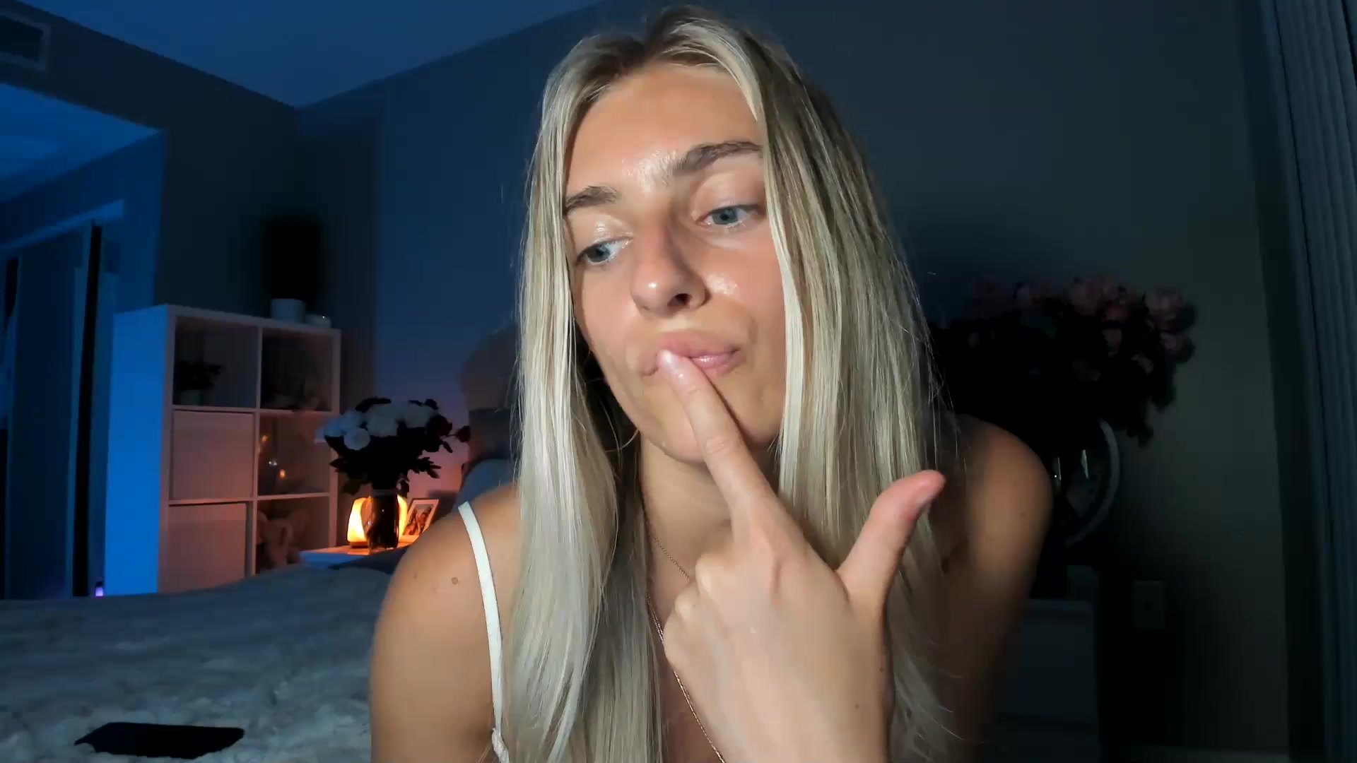 Gallery image thumbnail from Vodka_Queen's myfreecams stream on, 07/24/2025, 07:59 image 15 of 20
