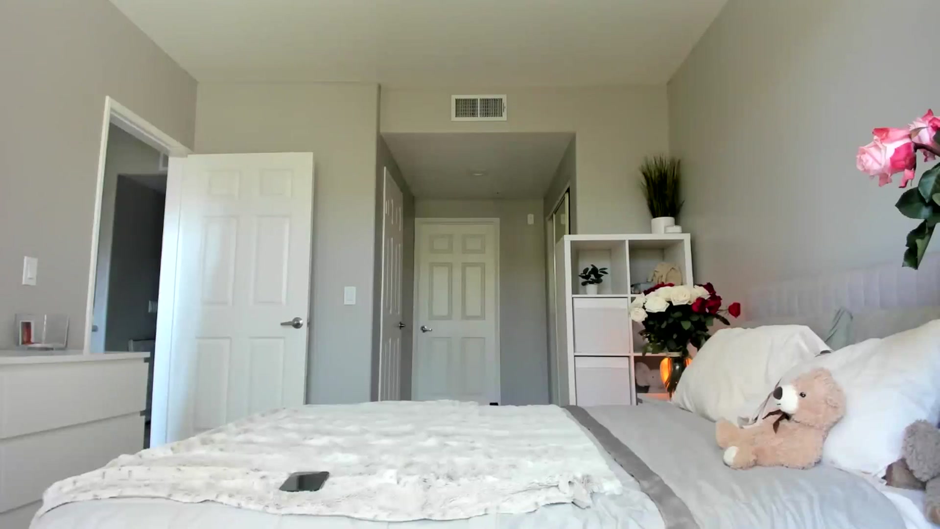 Gallery image thumbnail from Vodka_Queen's myfreecams stream on, 07/24/2025, 23:29 image 19 of 20
