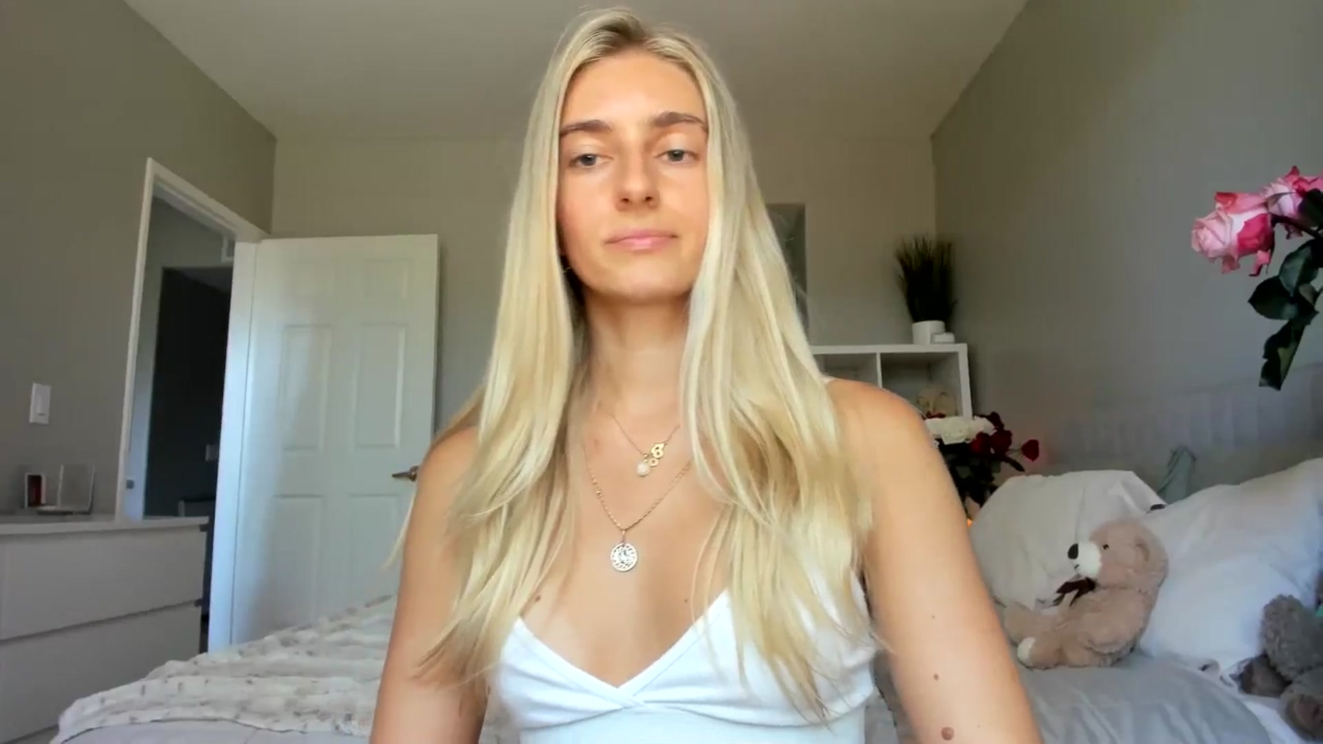Gallery image thumbnail from Vodka_Queen's myfreecams stream on, 07/24/2025, 23:29 image 8 of 20