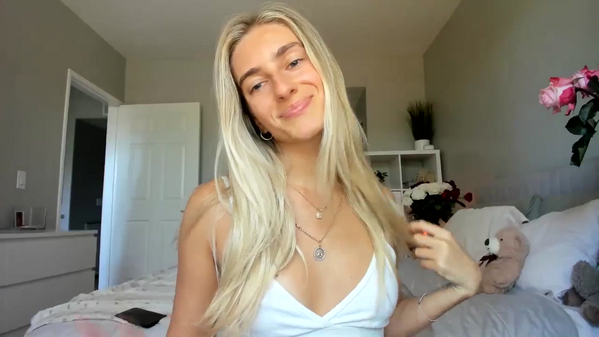 Gallery image thumbnail from Vodka_Queen's myfreecams stream on, 07/24/2025, 23:29 image 6 of 20
