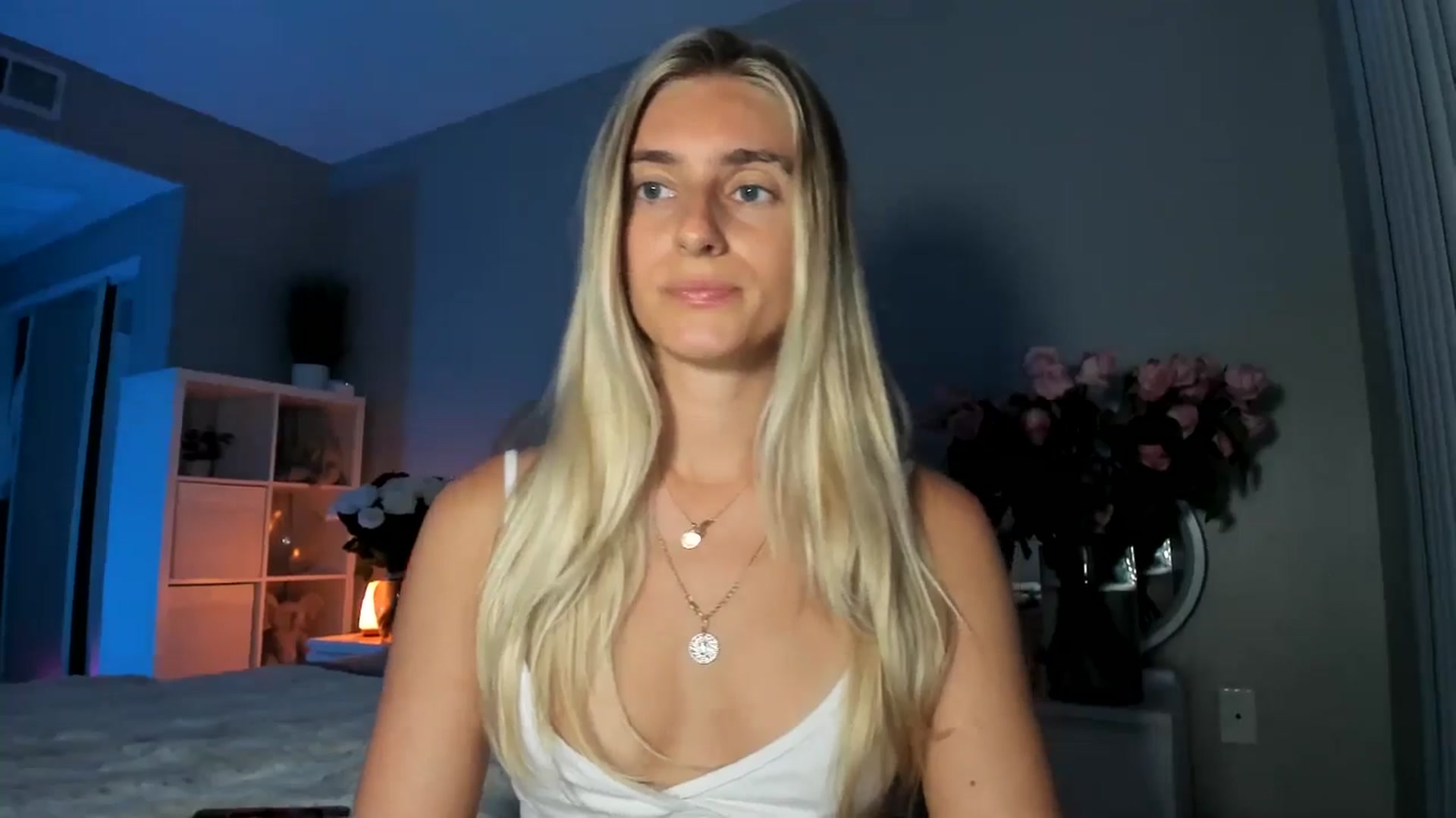 Gallery image thumbnail from Vodka_Queen's myfreecams stream on, 07/25/2025, 06:53 image 12 of 20