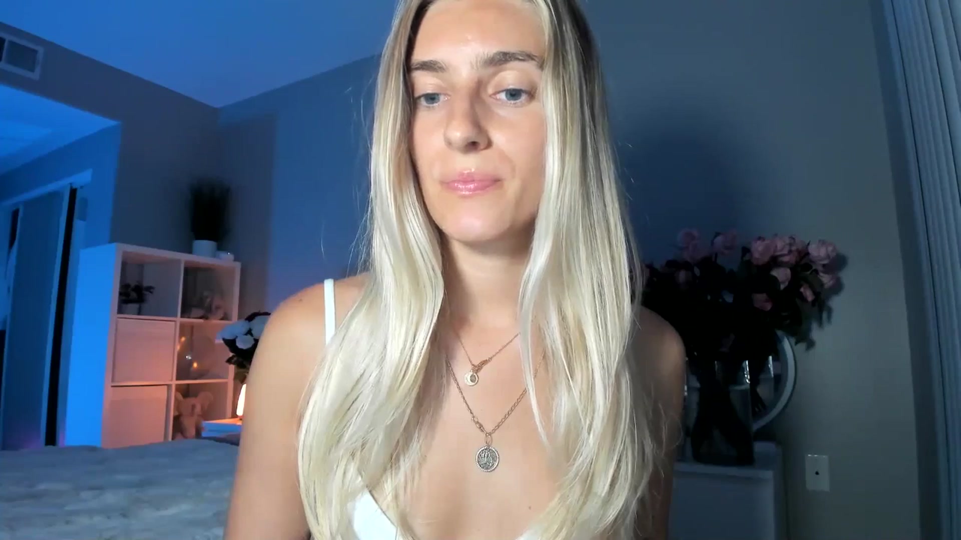 Gallery image thumbnail from Vodka_Queen's myfreecams stream on, 07/25/2025, 06:53 image 13 of 20