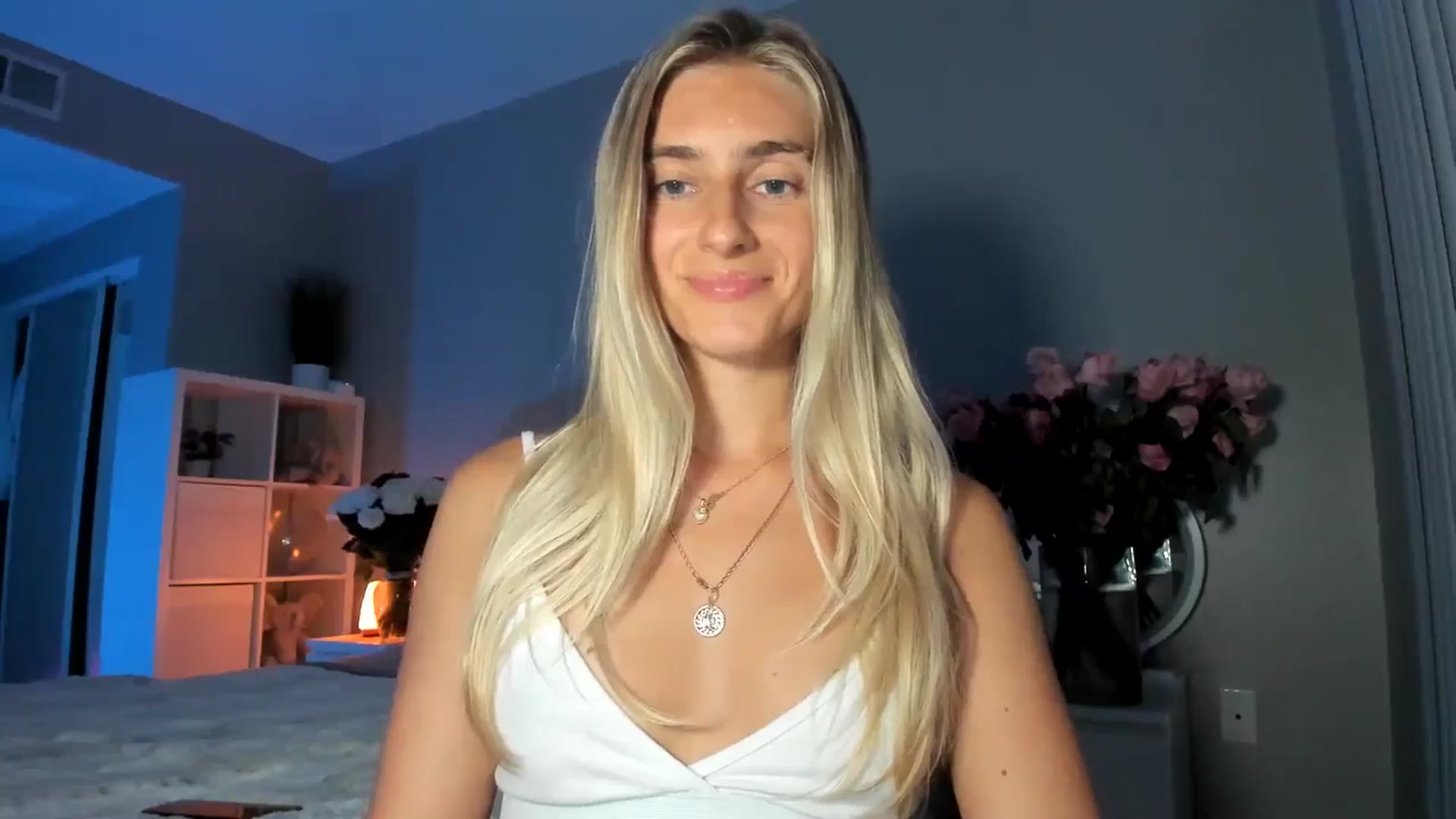 Gallery image thumbnail from Vodka_Queen's myfreecams stream on, 07/25/2025, 06:53 image 14 of 20