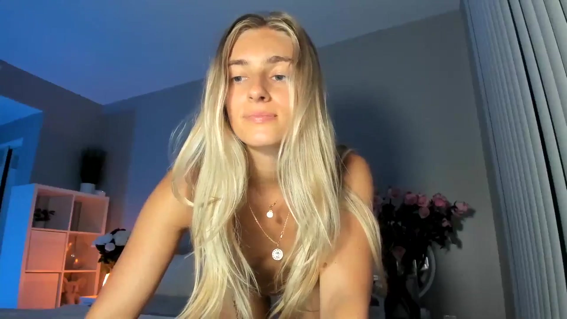 Gallery image thumbnail from Vodka_Queen's myfreecams stream on, 07/26/2025, 08:39 image 9 of 20