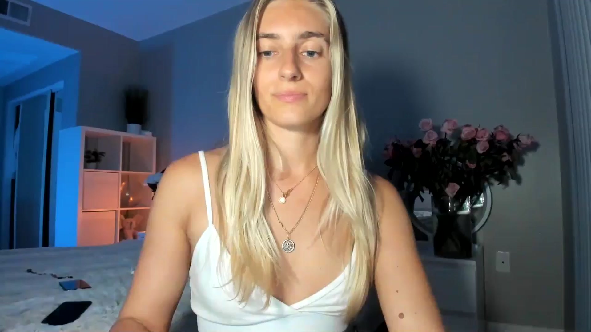 Gallery image thumbnail from Vodka_Queen's myfreecams stream on, 07/26/2025, 08:39 image 17 of 20