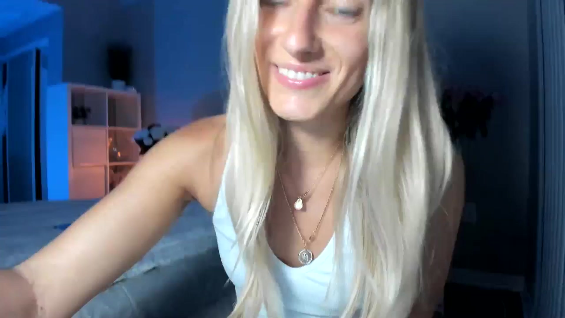 Gallery image thumbnail from Vodka_Queen's myfreecams stream on, 07/26/2025, 08:39 image 1 of 20
