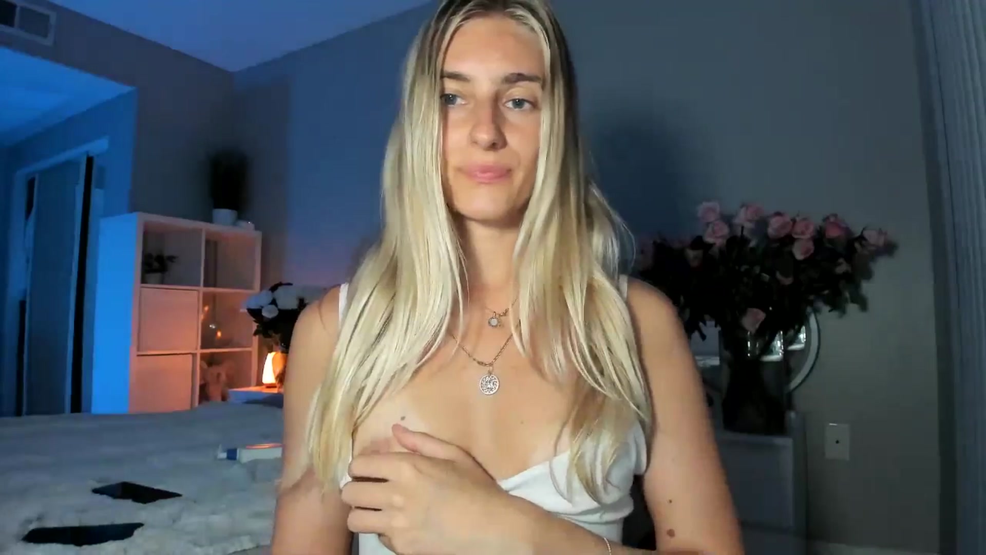 Gallery image thumbnail from Vodka_Queen's myfreecams stream on, 07/26/2025, 08:39 image 12 of 20