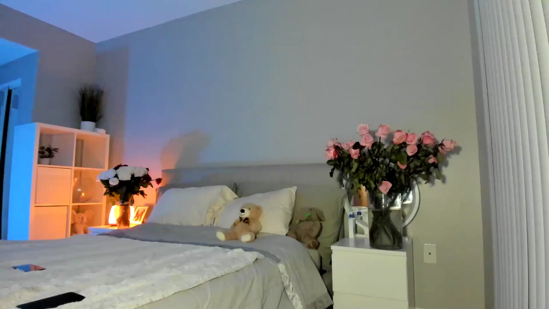 Gallery image thumbnail from Vodka_Queen's myfreecams stream on, 07/26/2025, 08:39 image 7 of 20