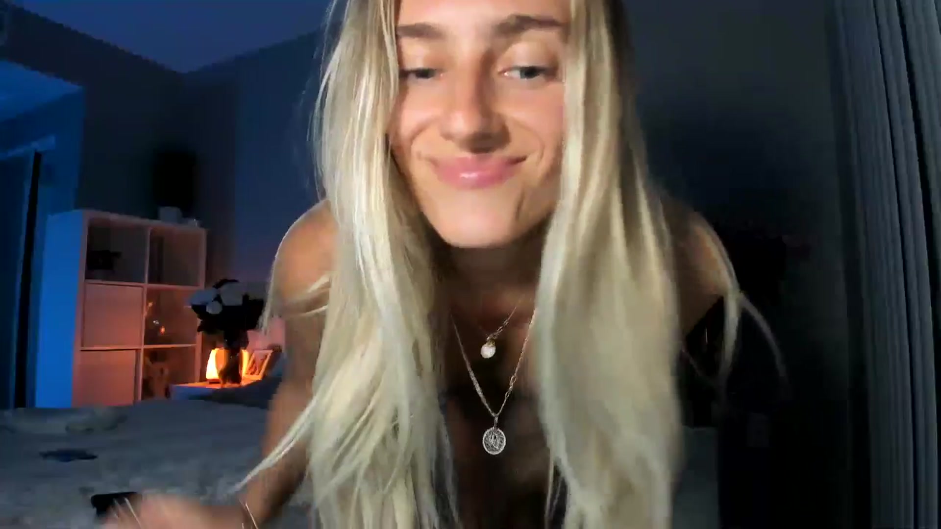 Gallery image thumbnail from Vodka_Queen's myfreecams stream on, 07/26/2025, 08:39 image 3 of 20
