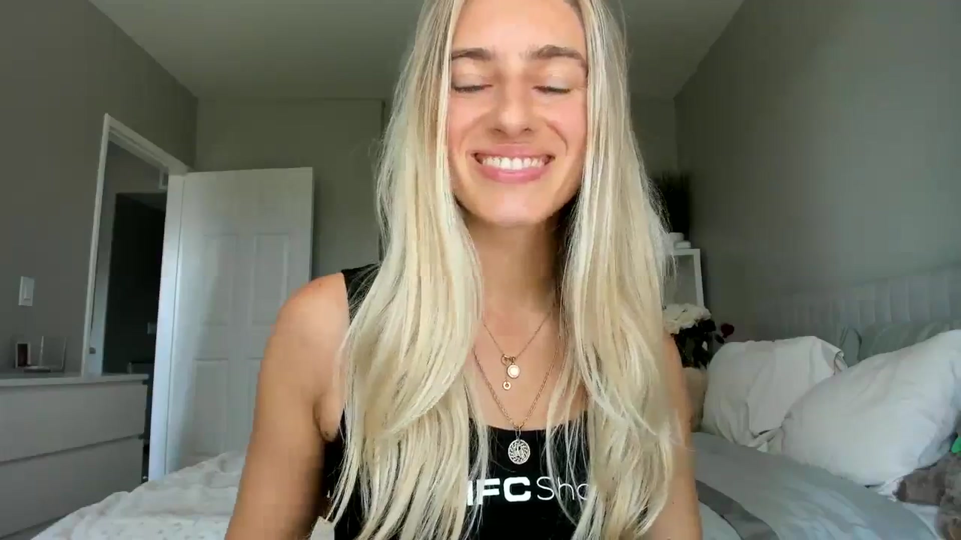 Gallery image thumbnail from Vodka_Queen's myfreecams stream on, 07/27/2025, 24:01 image 17 of 20