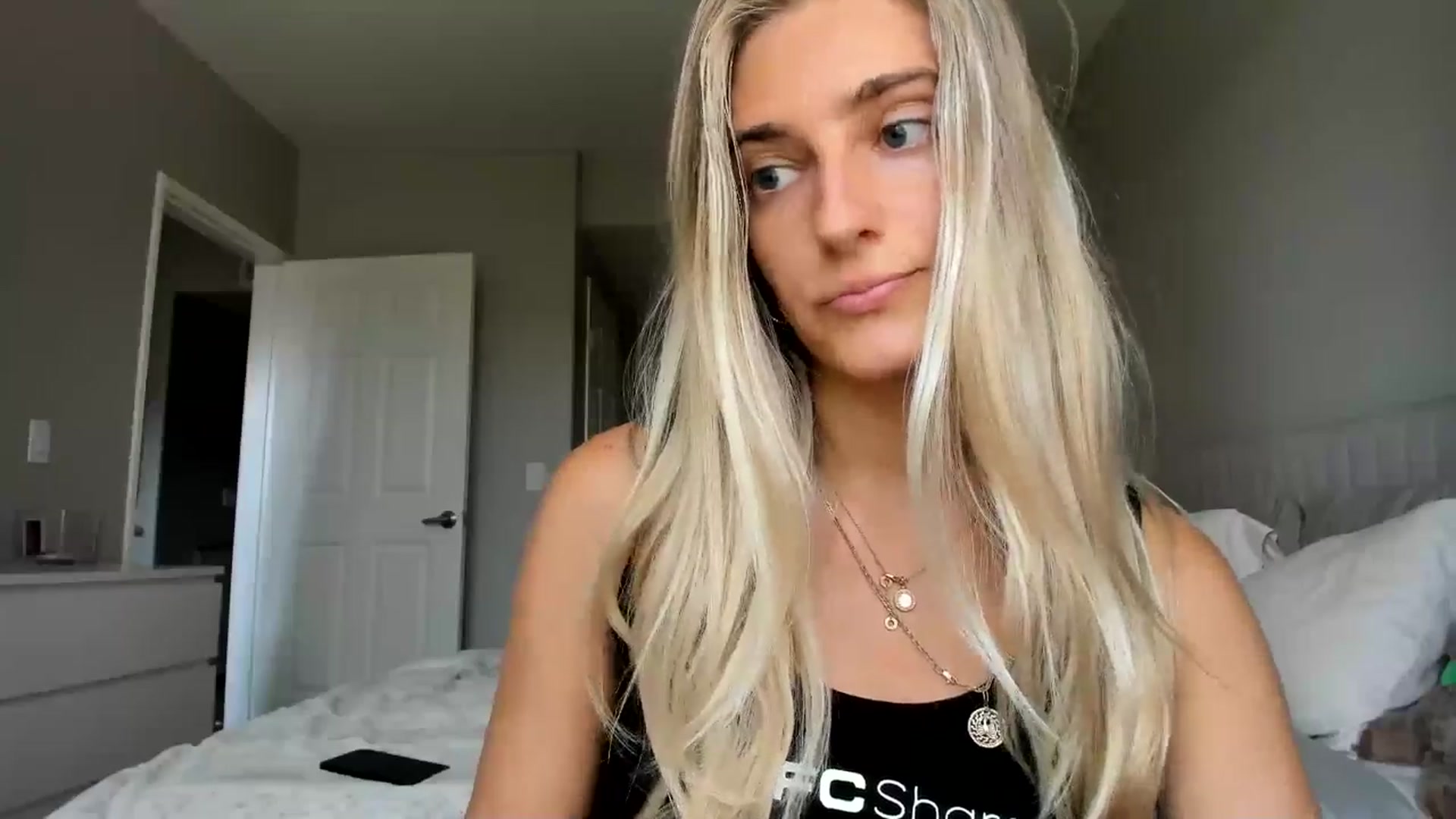 Gallery image thumbnail from Vodka_Queen's myfreecams stream on, 07/27/2025, 24:01 image 11 of 20