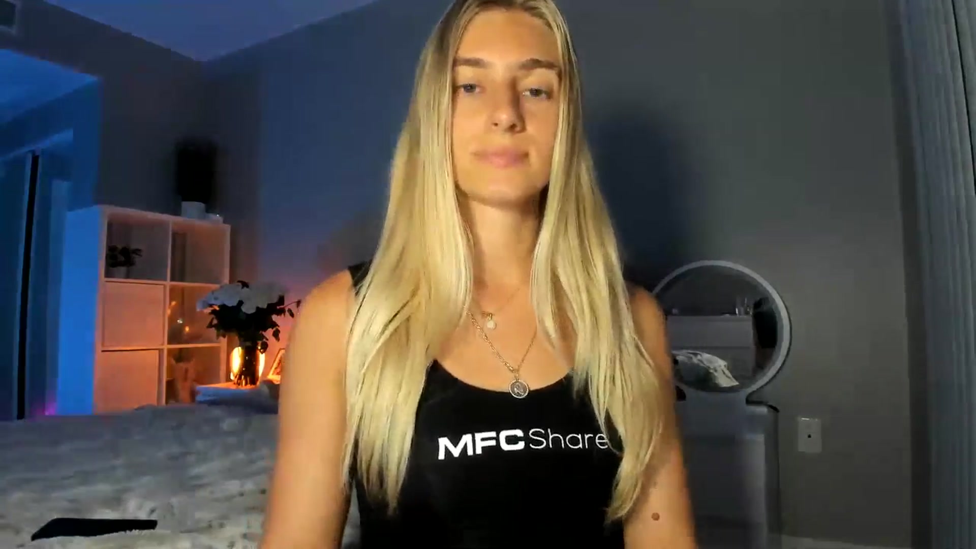 Gallery image thumbnail from Vodka_Queen's myfreecams stream on, 07/27/2025, 08:11 image 16 of 20