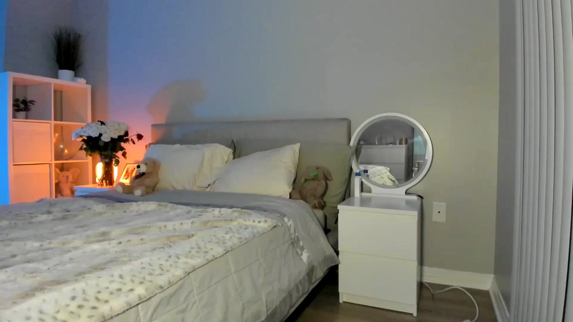 Gallery image thumbnail from Vodka_Queen's myfreecams stream on, 07/27/2025, 08:11 image 1 of 20