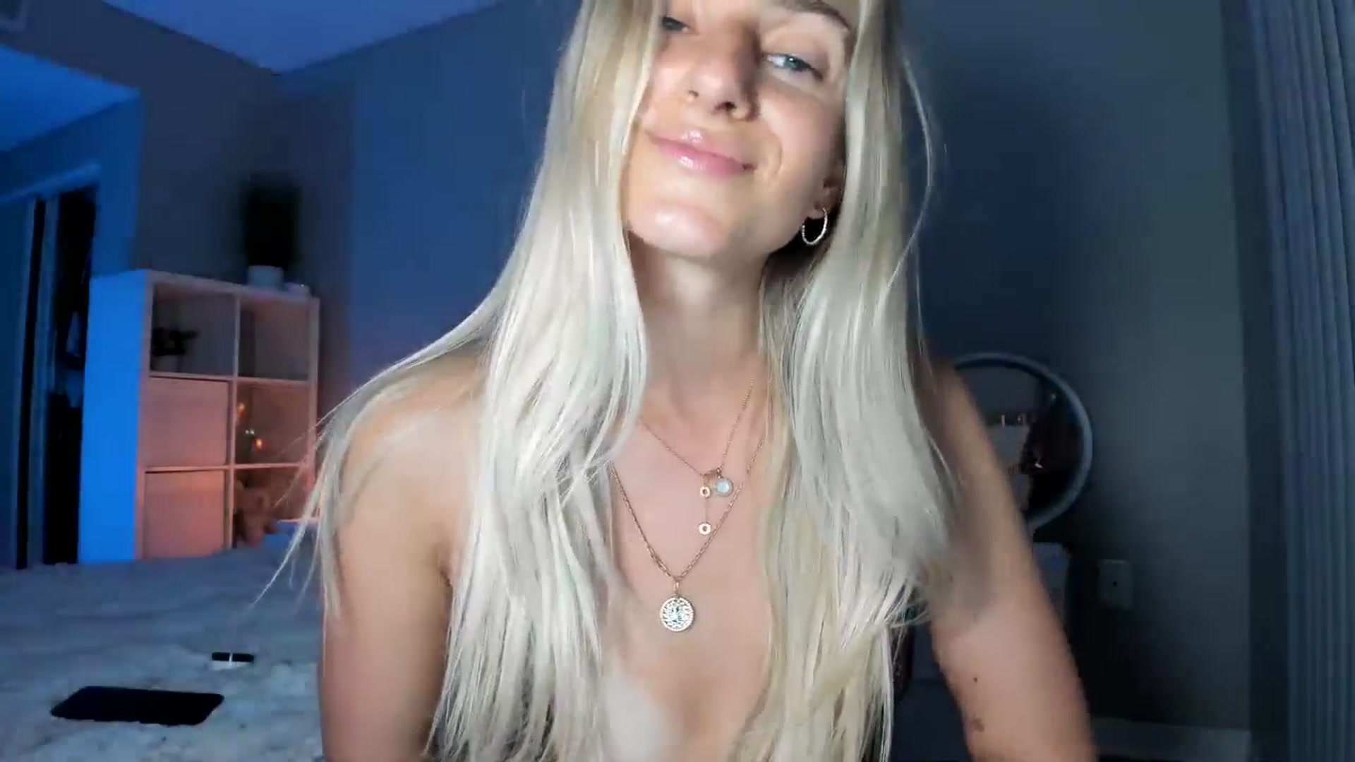 Gallery image thumbnail from Vodka_Queen's myfreecams stream on, 07/28/2025, 07:29 image 19 of 20