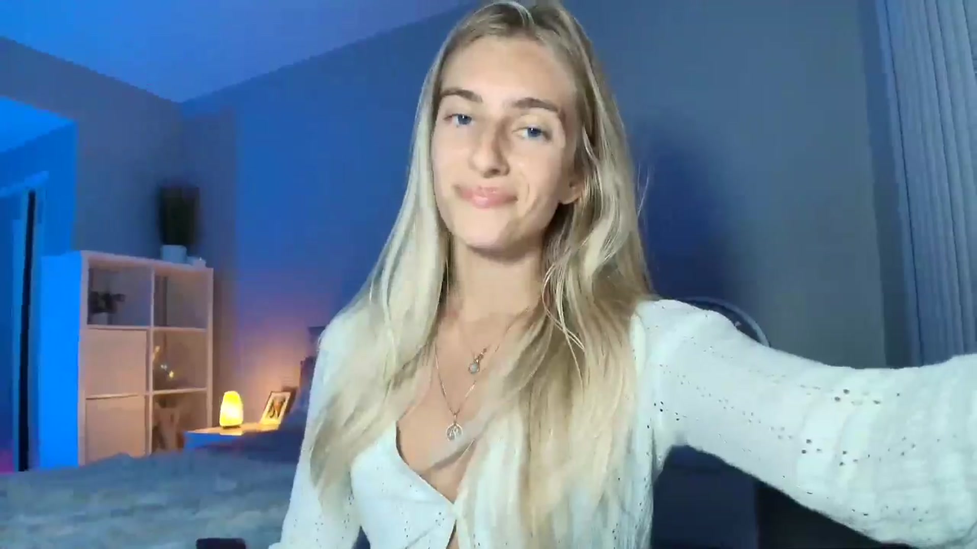 Gallery image thumbnail from Vodka_Queen's myfreecams stream on, 07/29/2025, 05:50 image 9 of 20